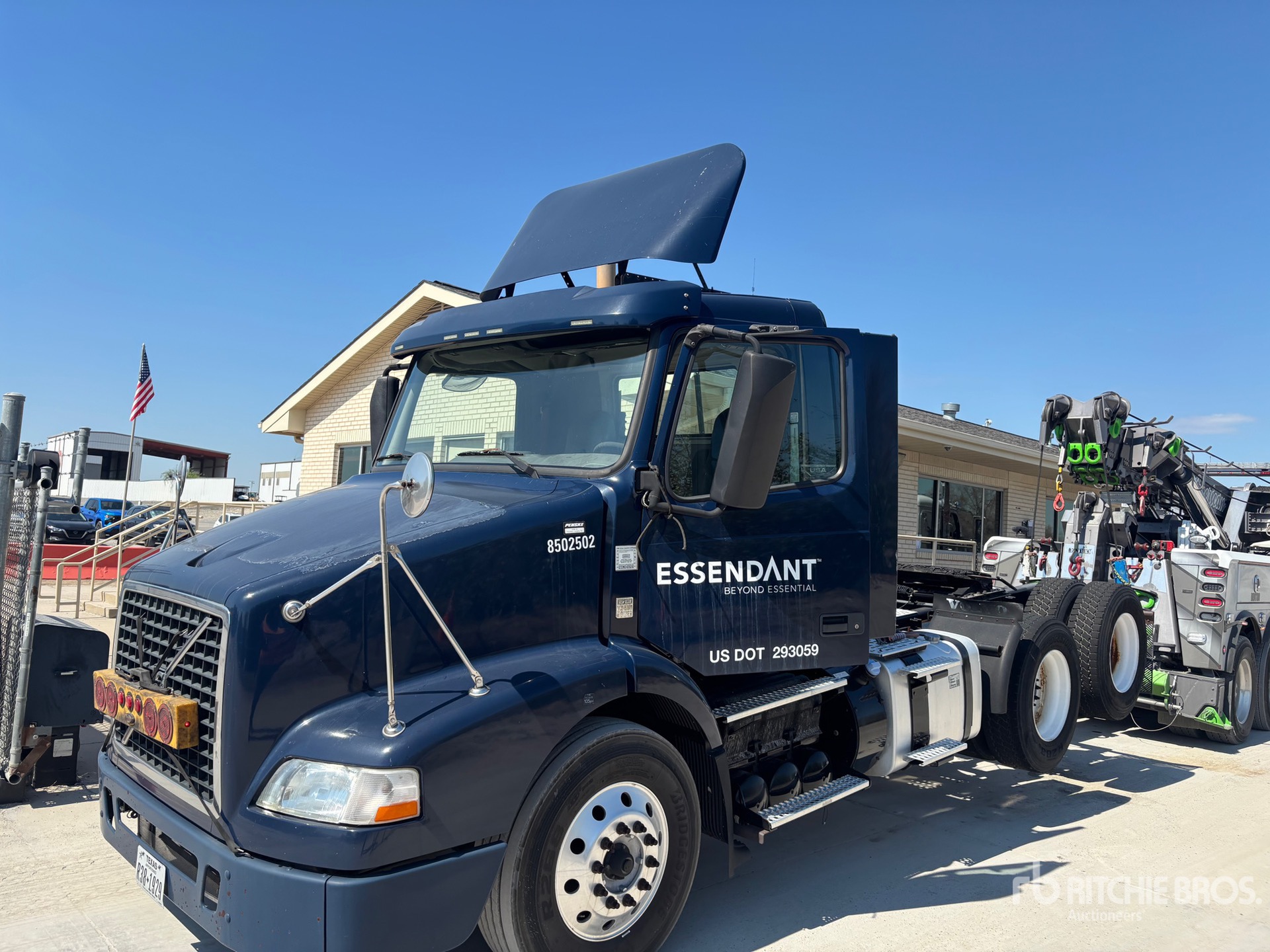 2014 Volvo VNM64T200
