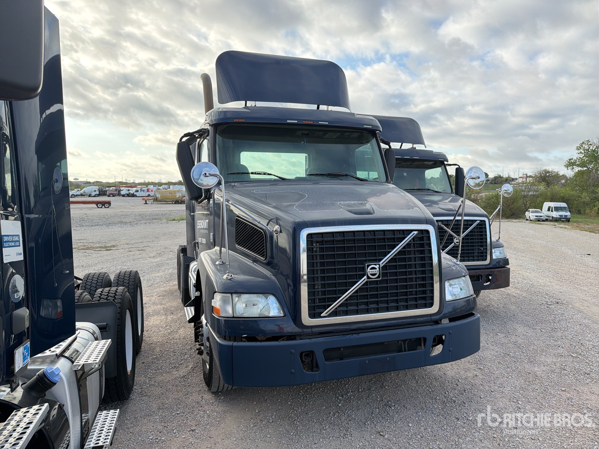 2014 Volvo VNM64T200