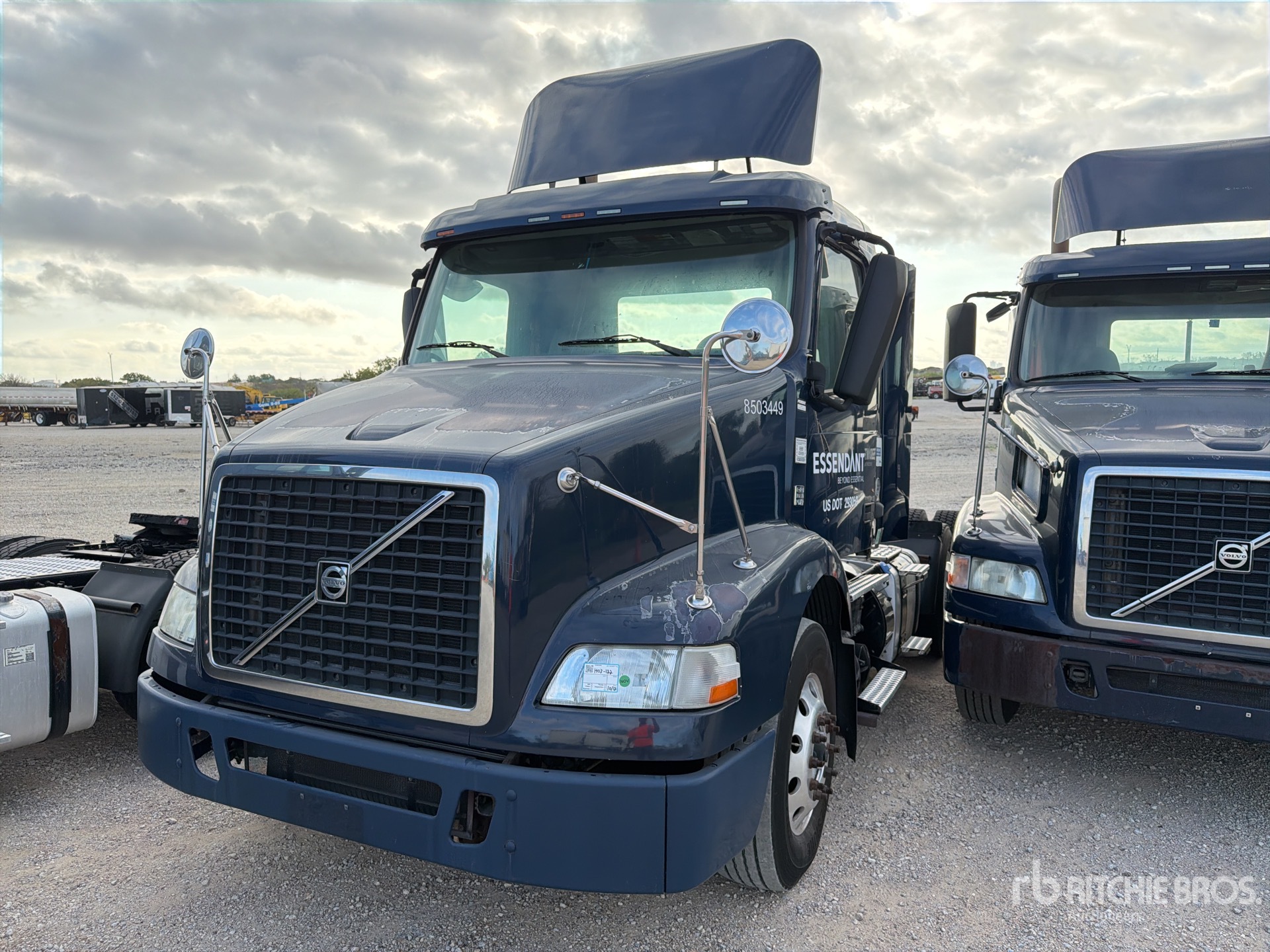 2014 Volvo VNM64T200