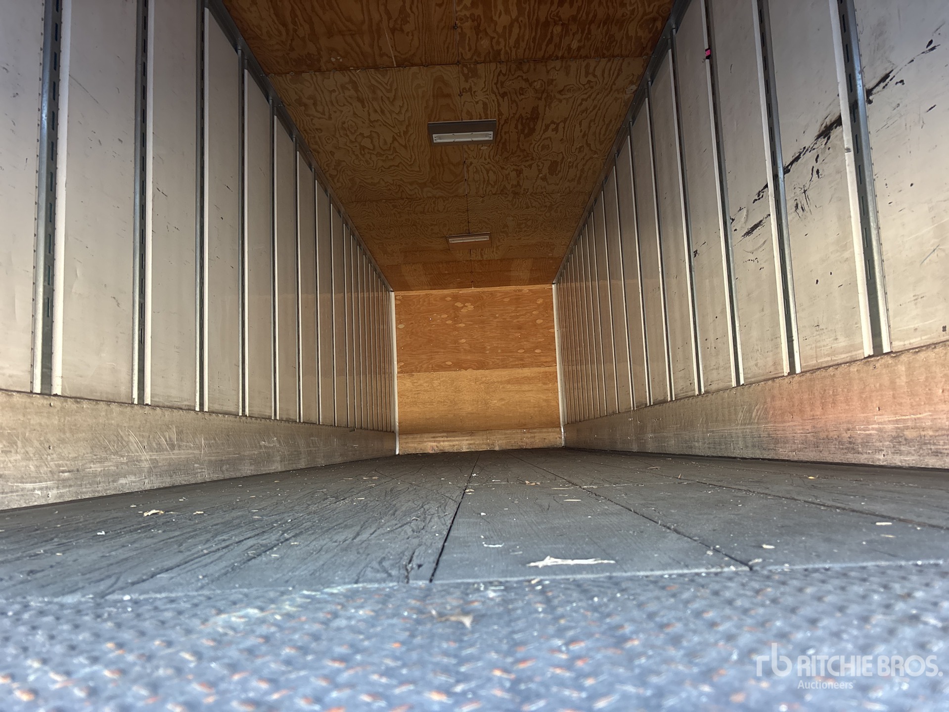 2014 Utility 36 ft x 102 in T/A