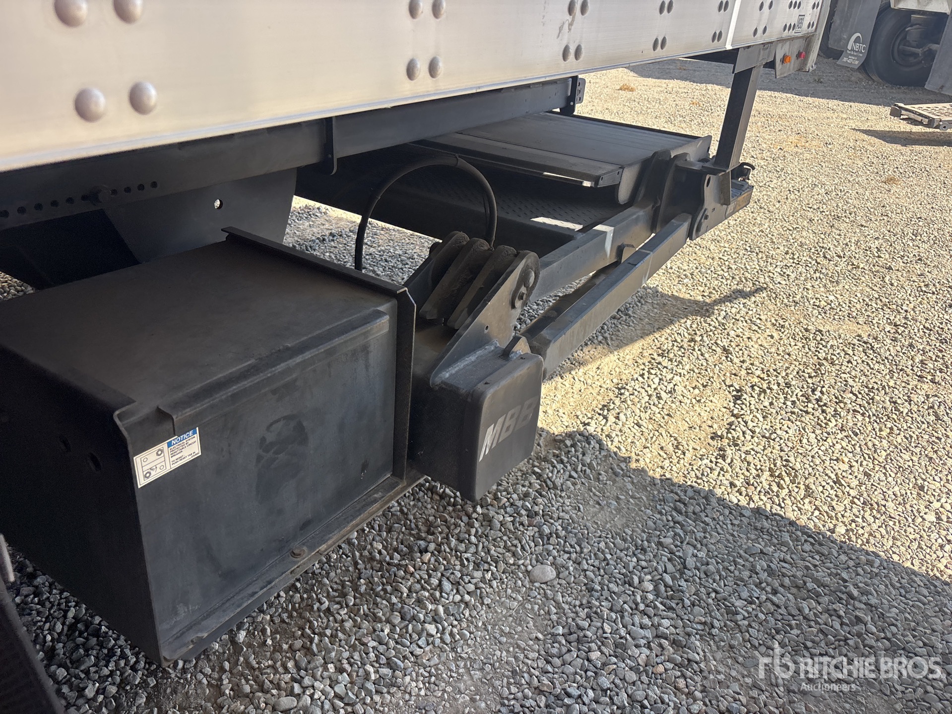 2014 Utility 48 ft x 96 in T/A