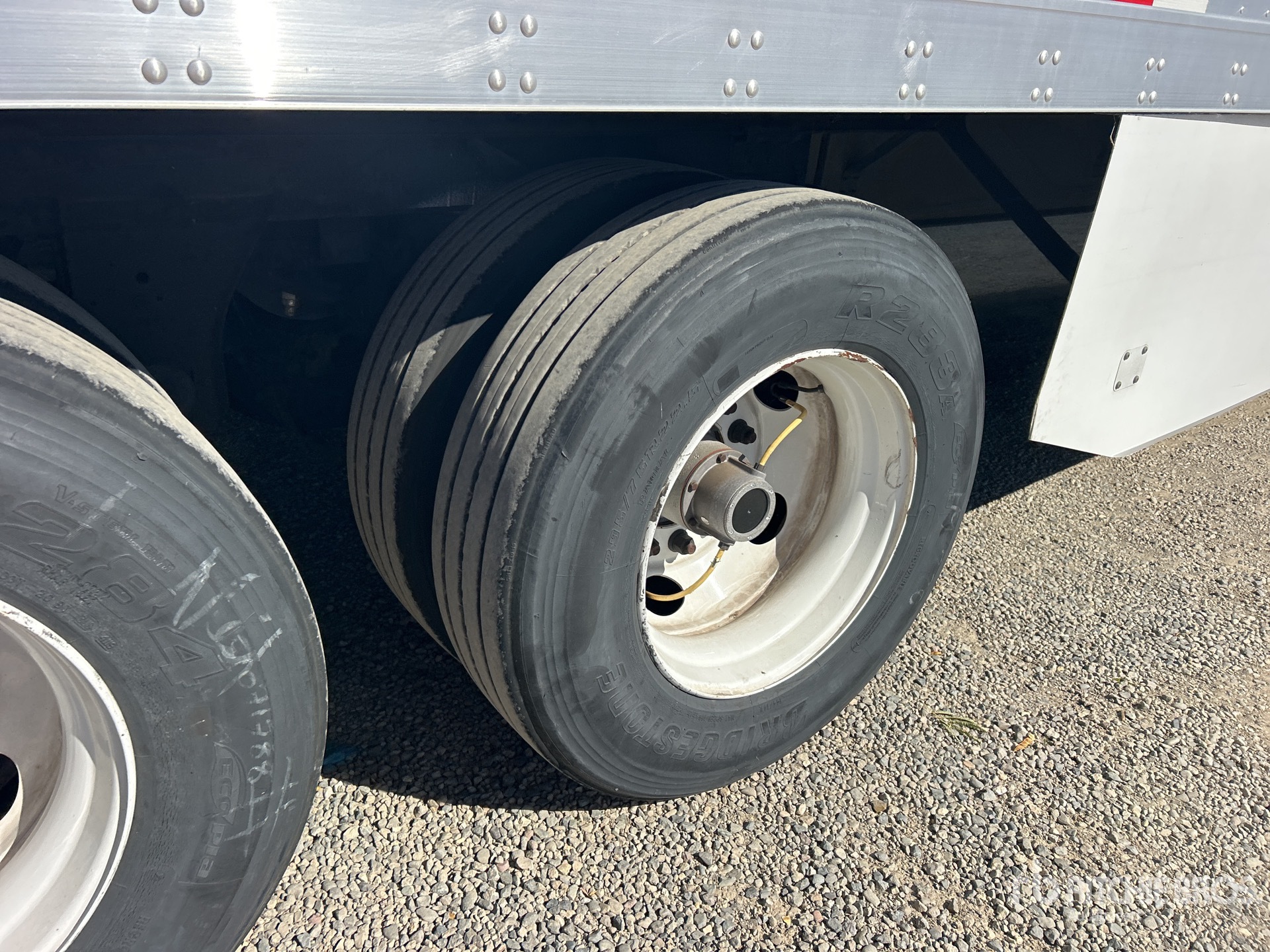 2019 Utility 53 ft x 102 in T/A