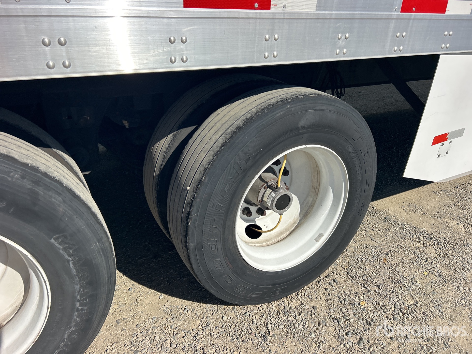 2019 Utility 53 ft x 102 in T/A