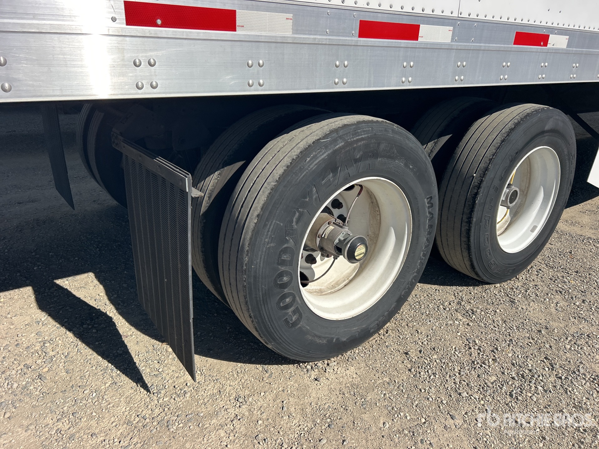 2019 Utility 53 ft x 102 in T/A