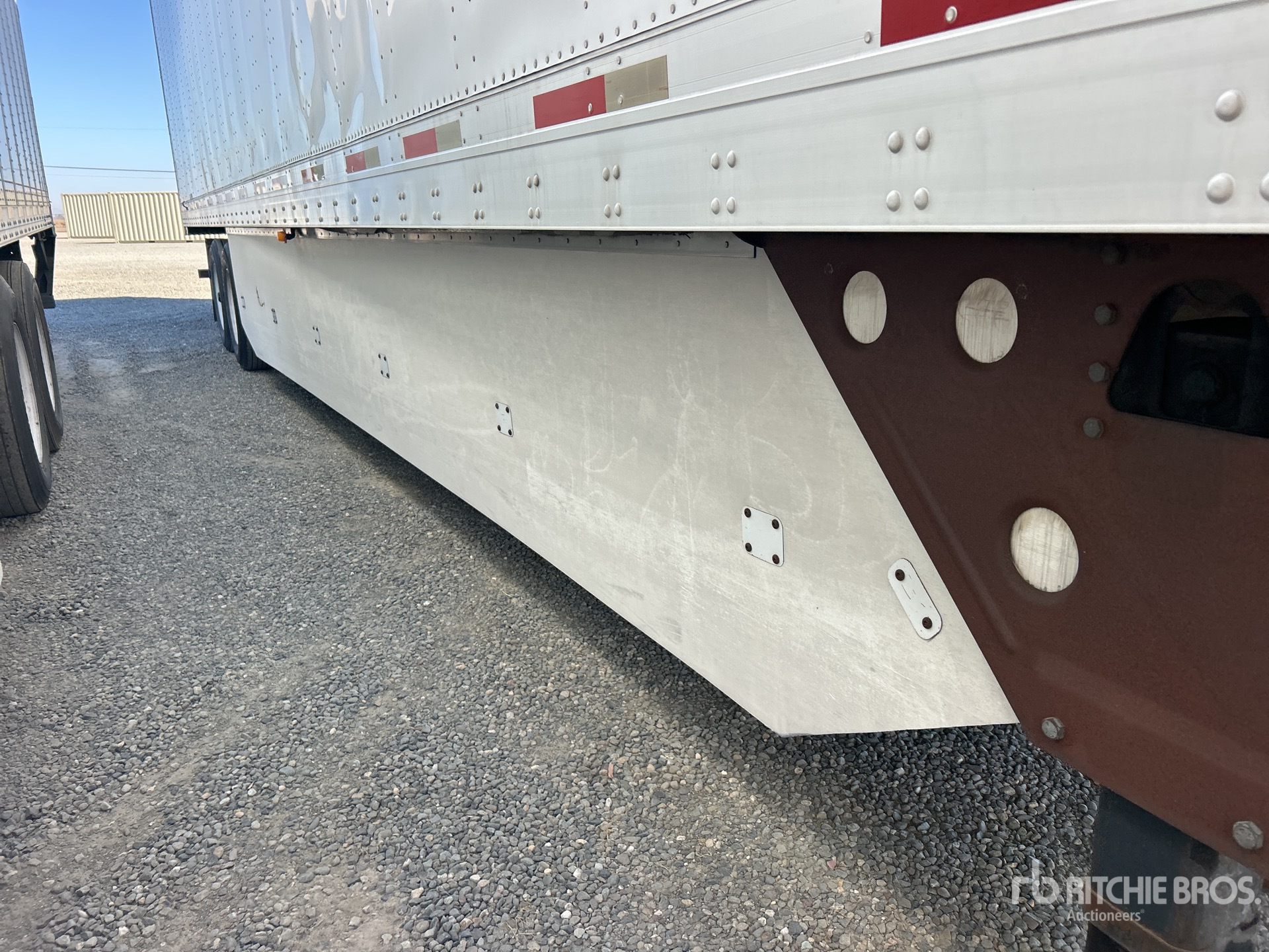 2013 Utility 53 ft x 102 in T/A