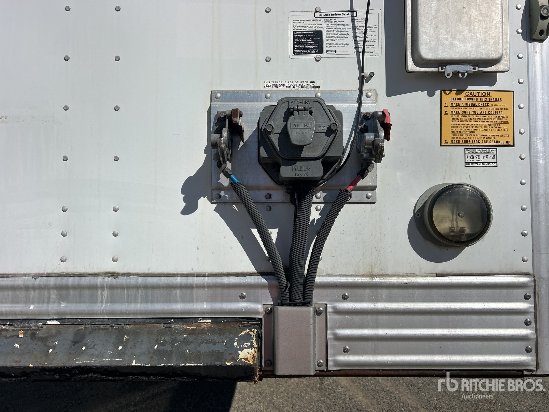 2013 Utility 53 ft x 102 in T/A