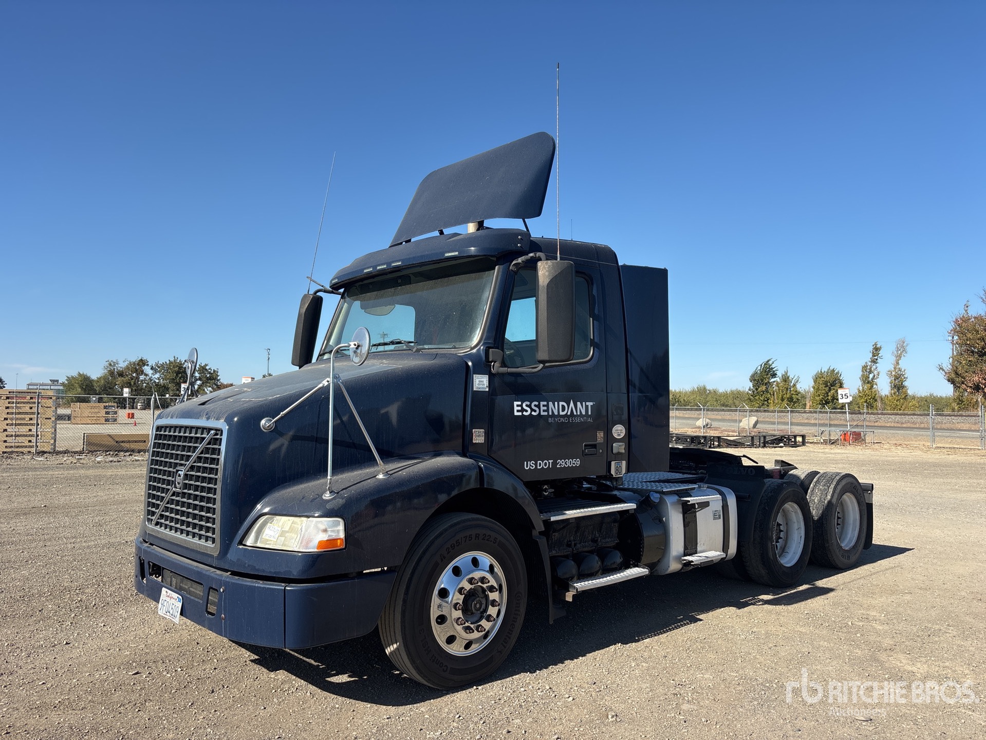 Photo of 2014 Volvo VNM