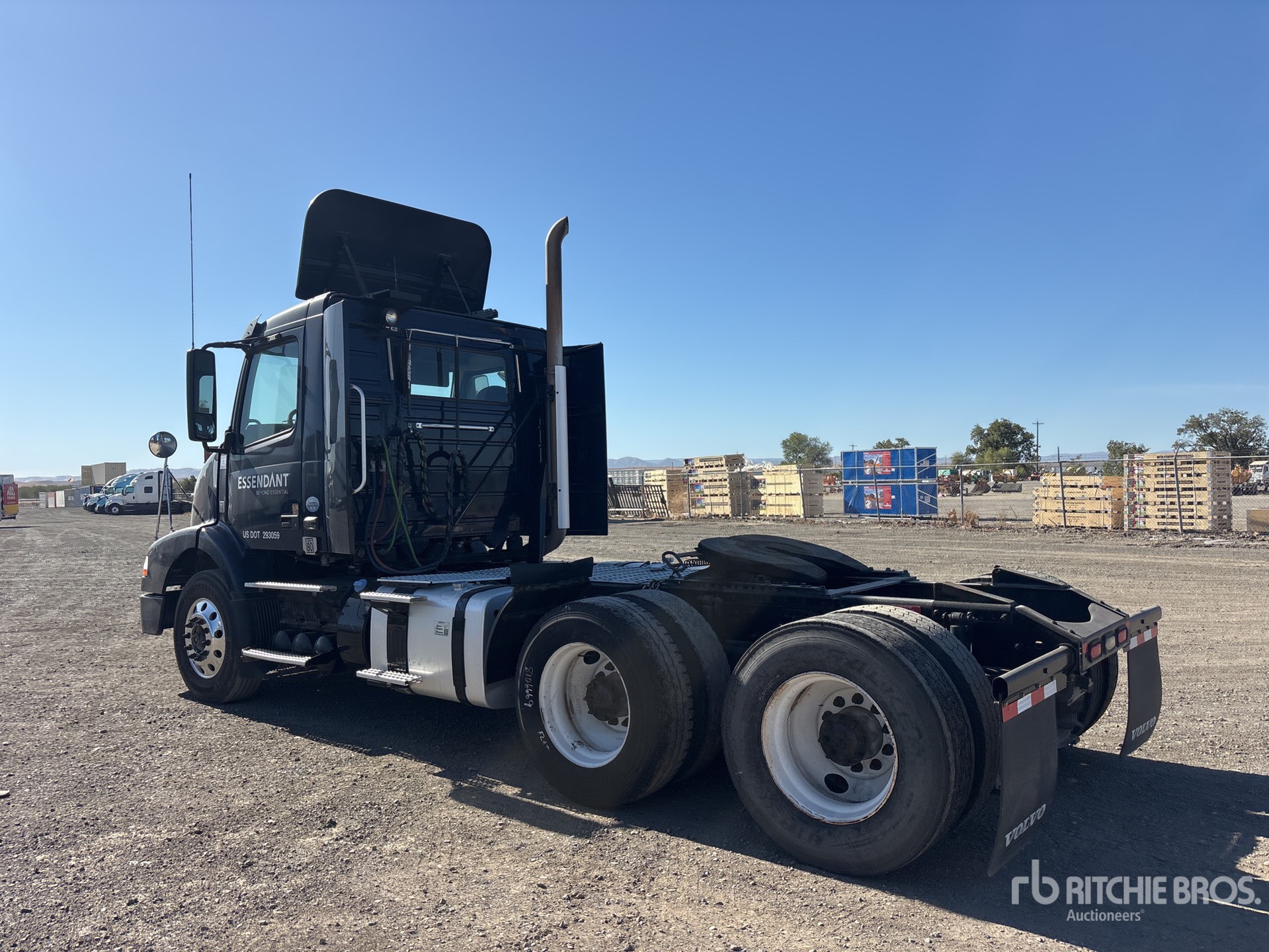 2014 Volvo VNM