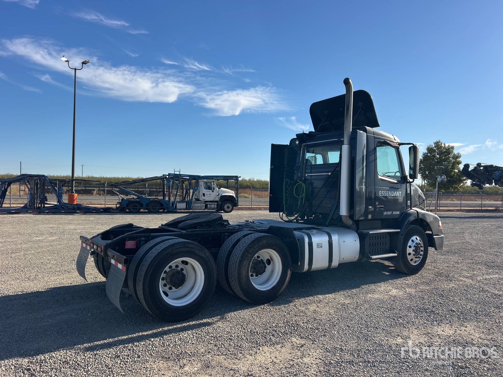 2014 Volvo VNM