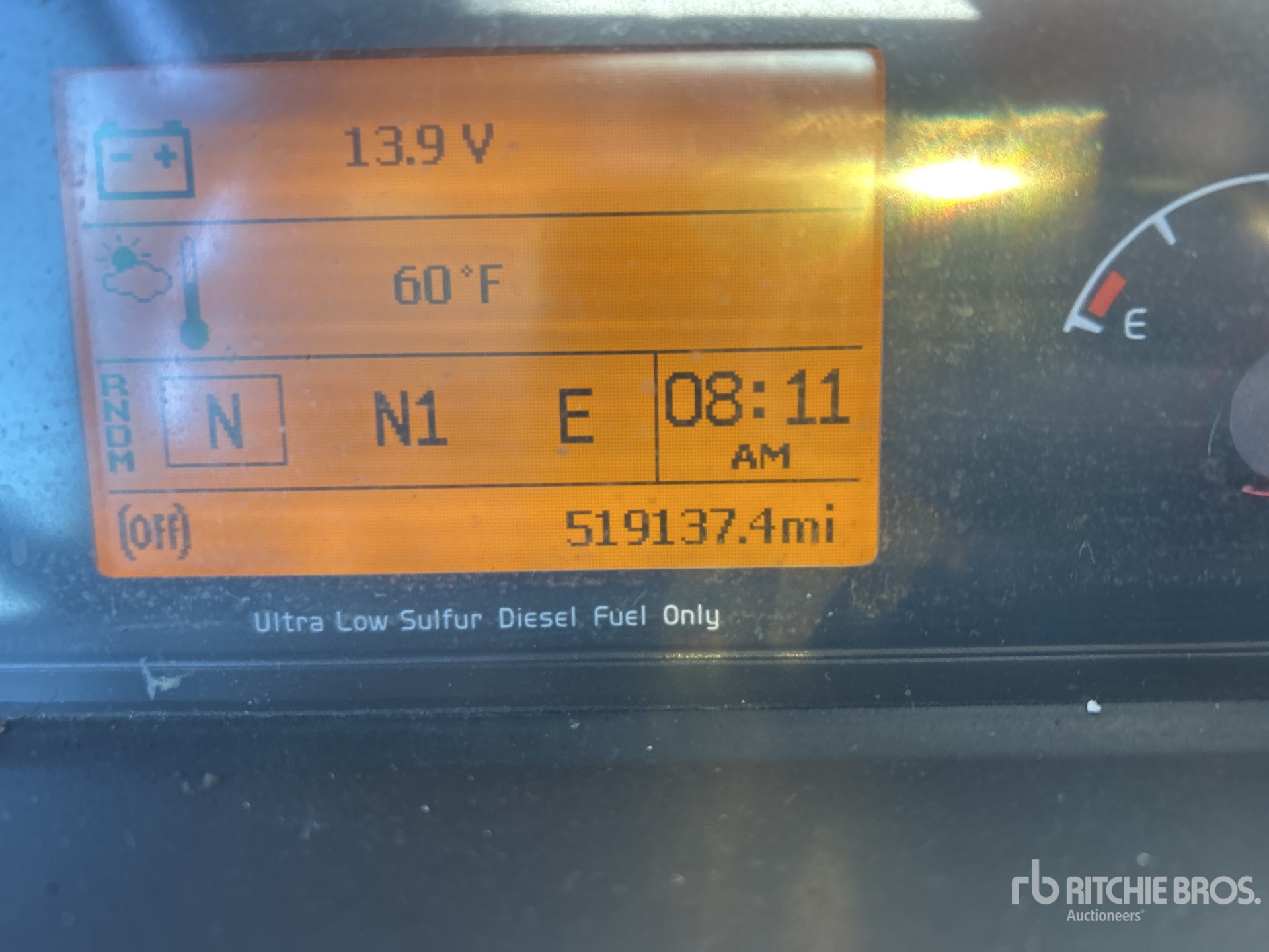 2014 Volvo VNM