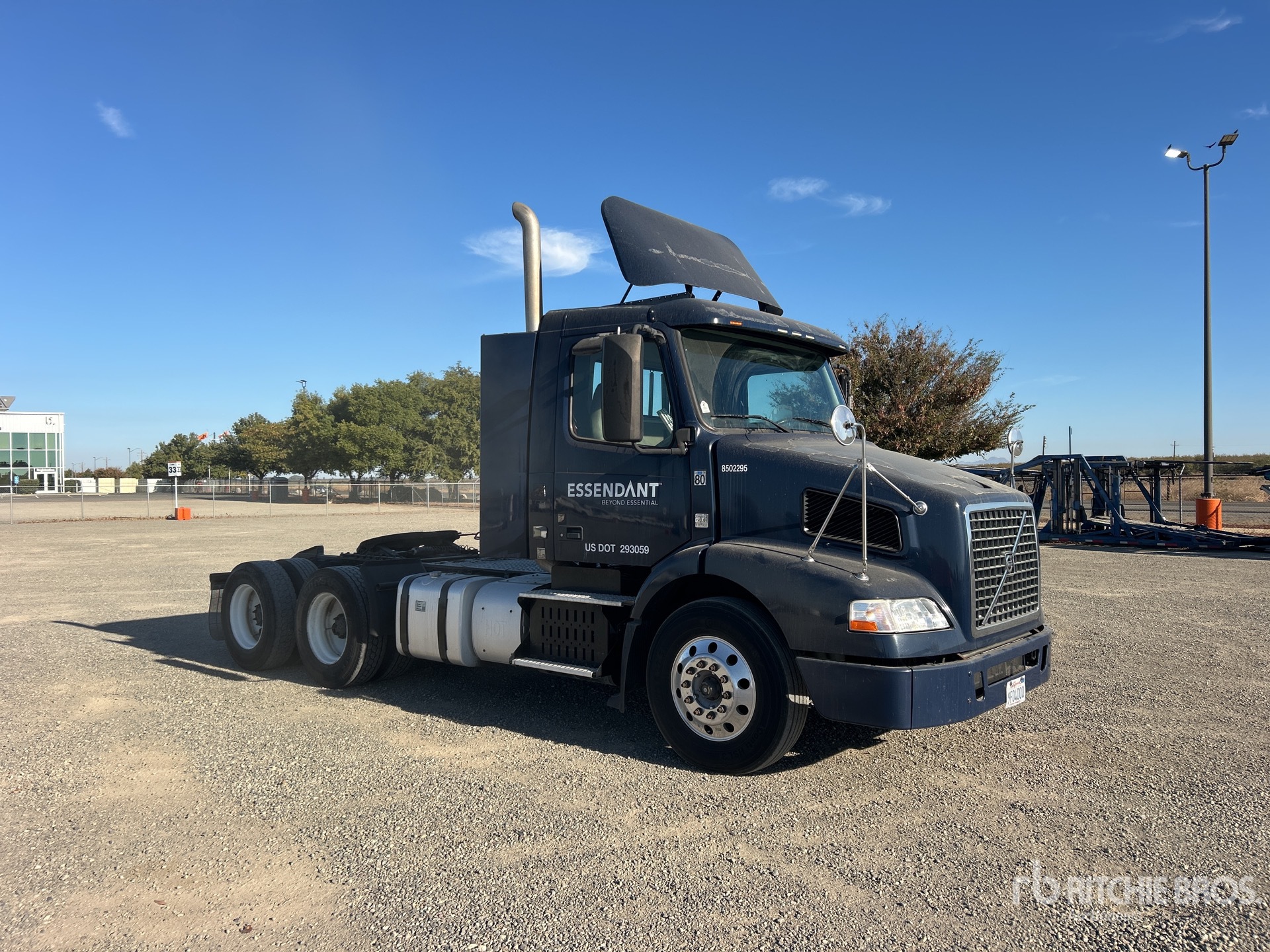 2014 Volvo VNM