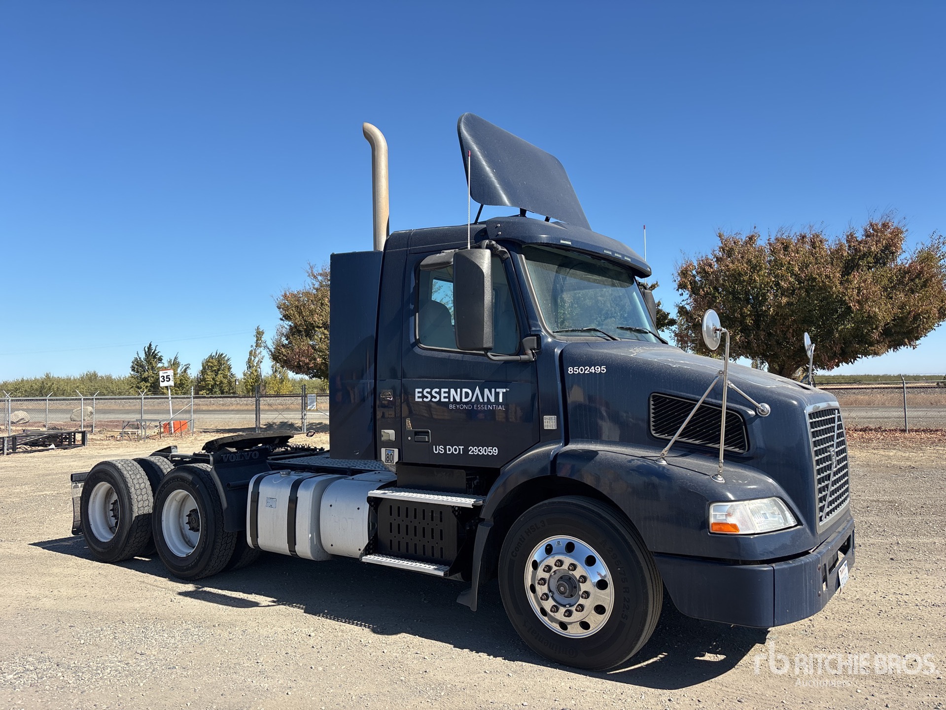 2014 Volvo VNM