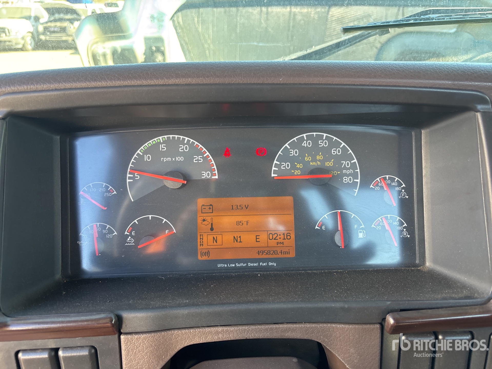 2014 Volvo VNM