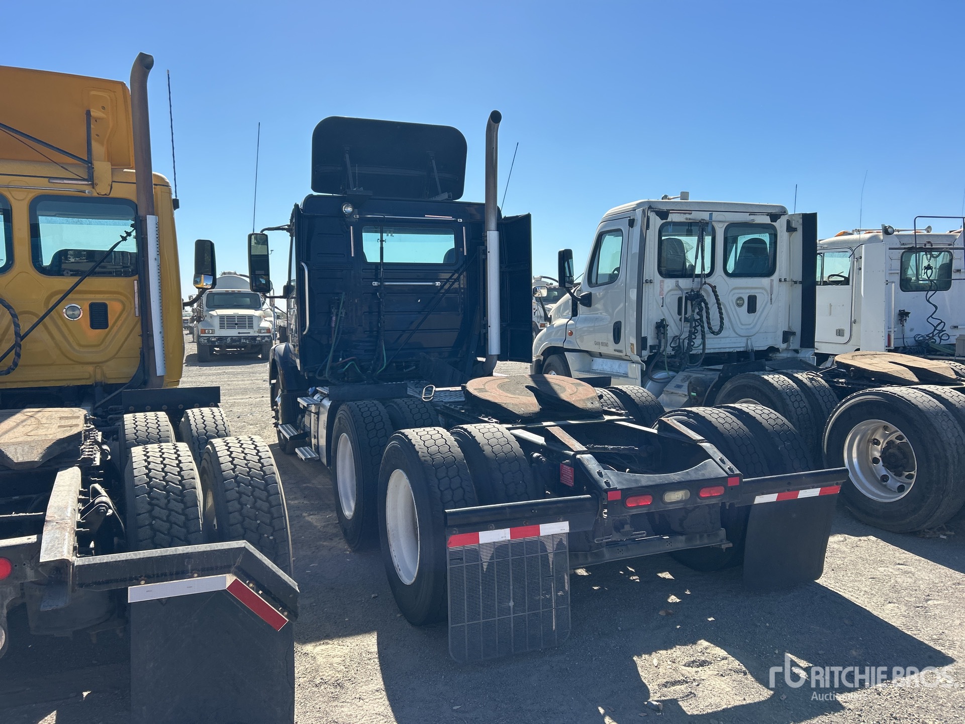 2014 Volvo VNM