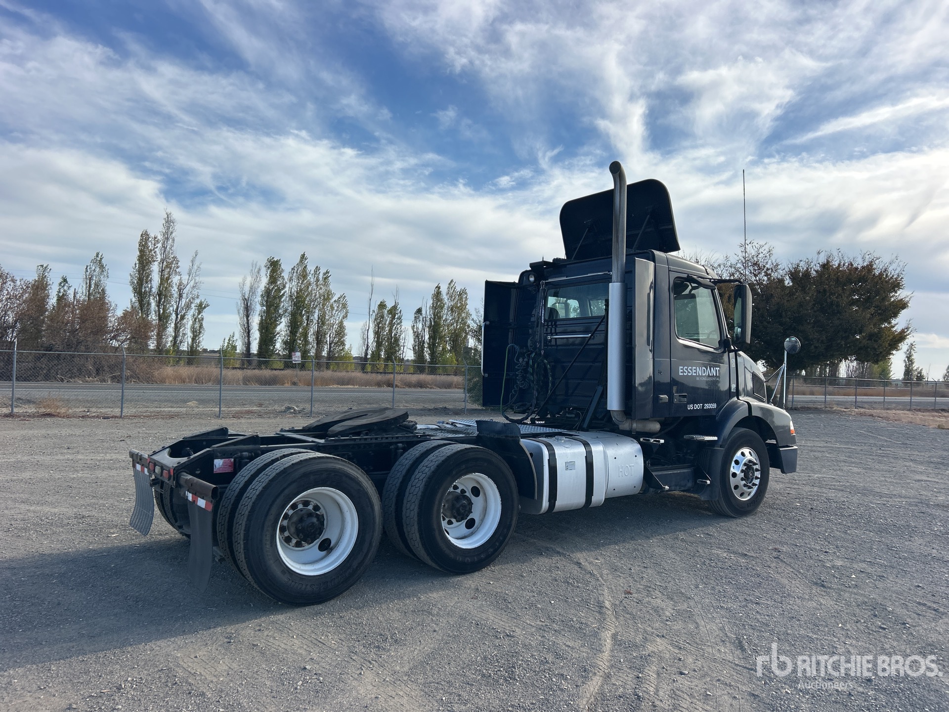 2014 Volvo VNM