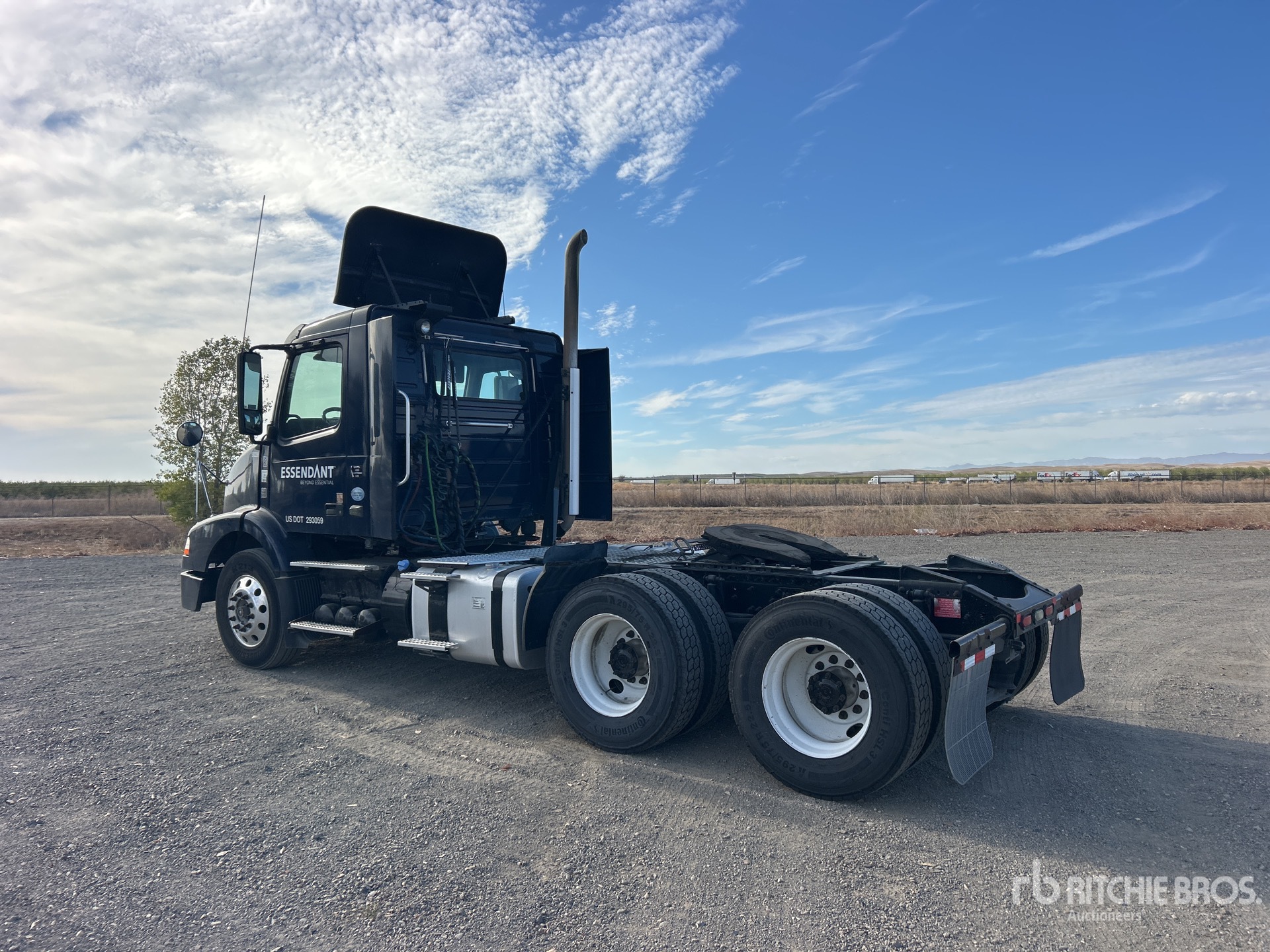 2014 Volvo VNM