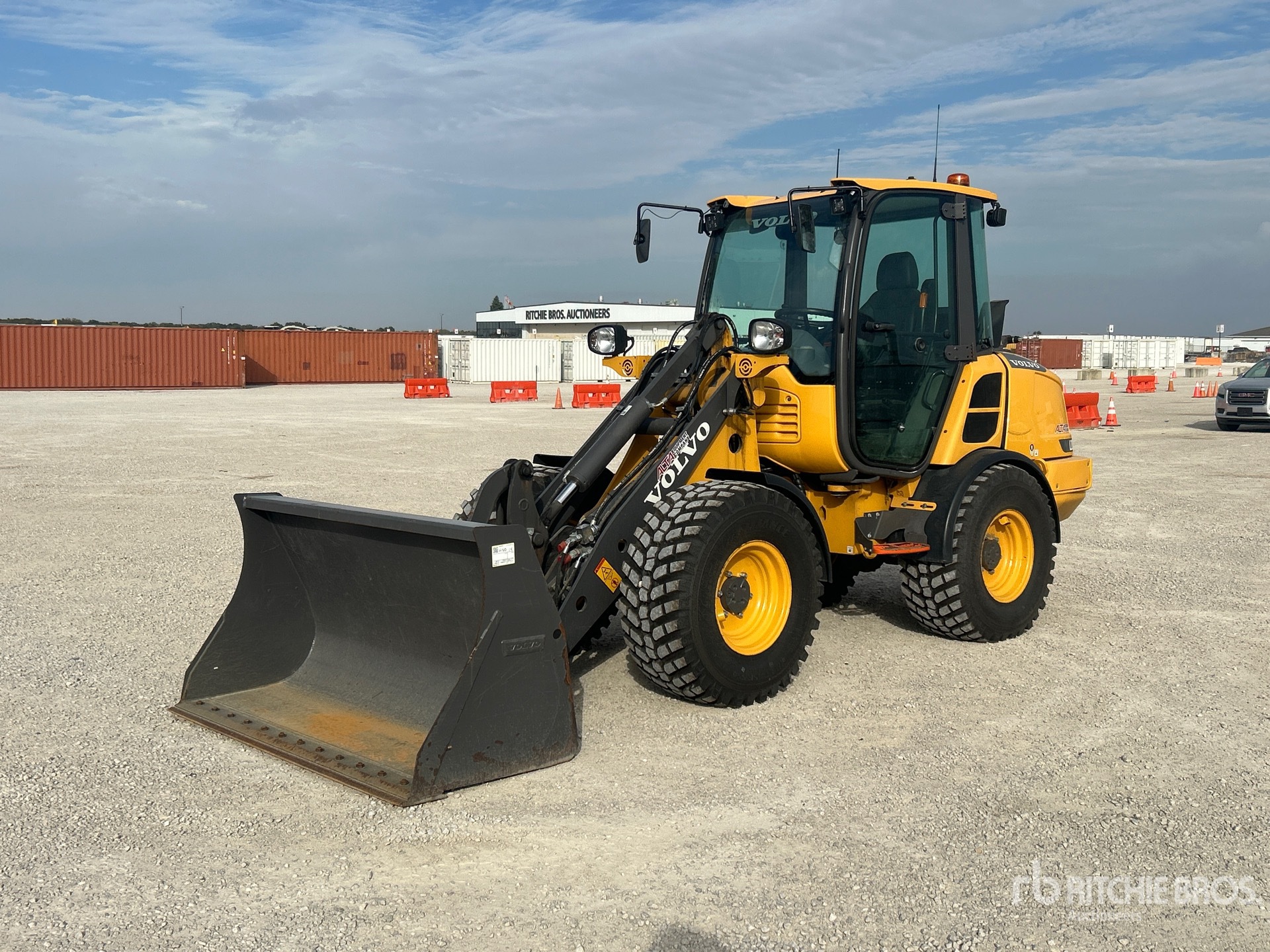 Photo of 2022 Volvo L20H