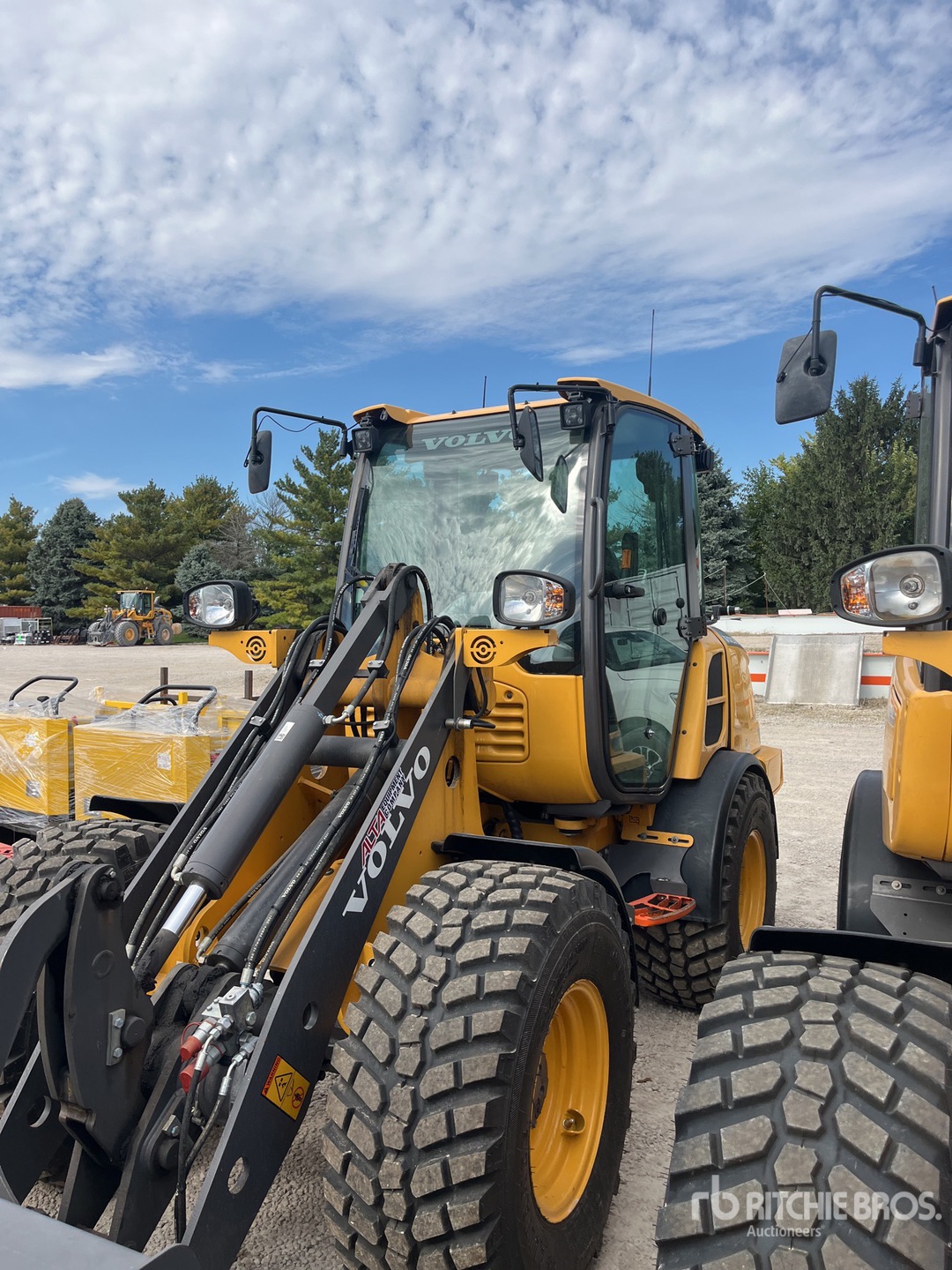 2022 Volvo L20H