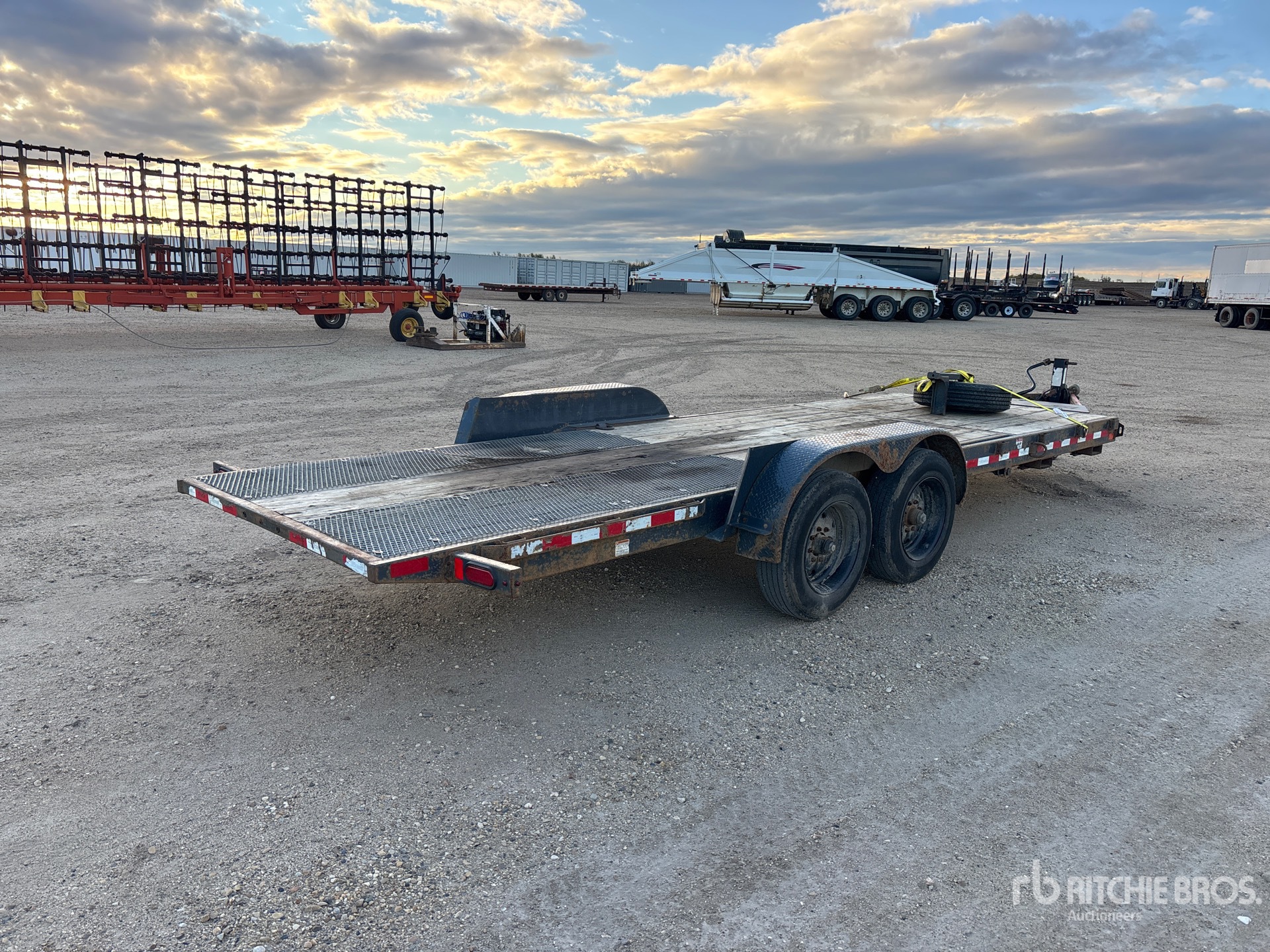 2022 Brandt 33 ft T/A