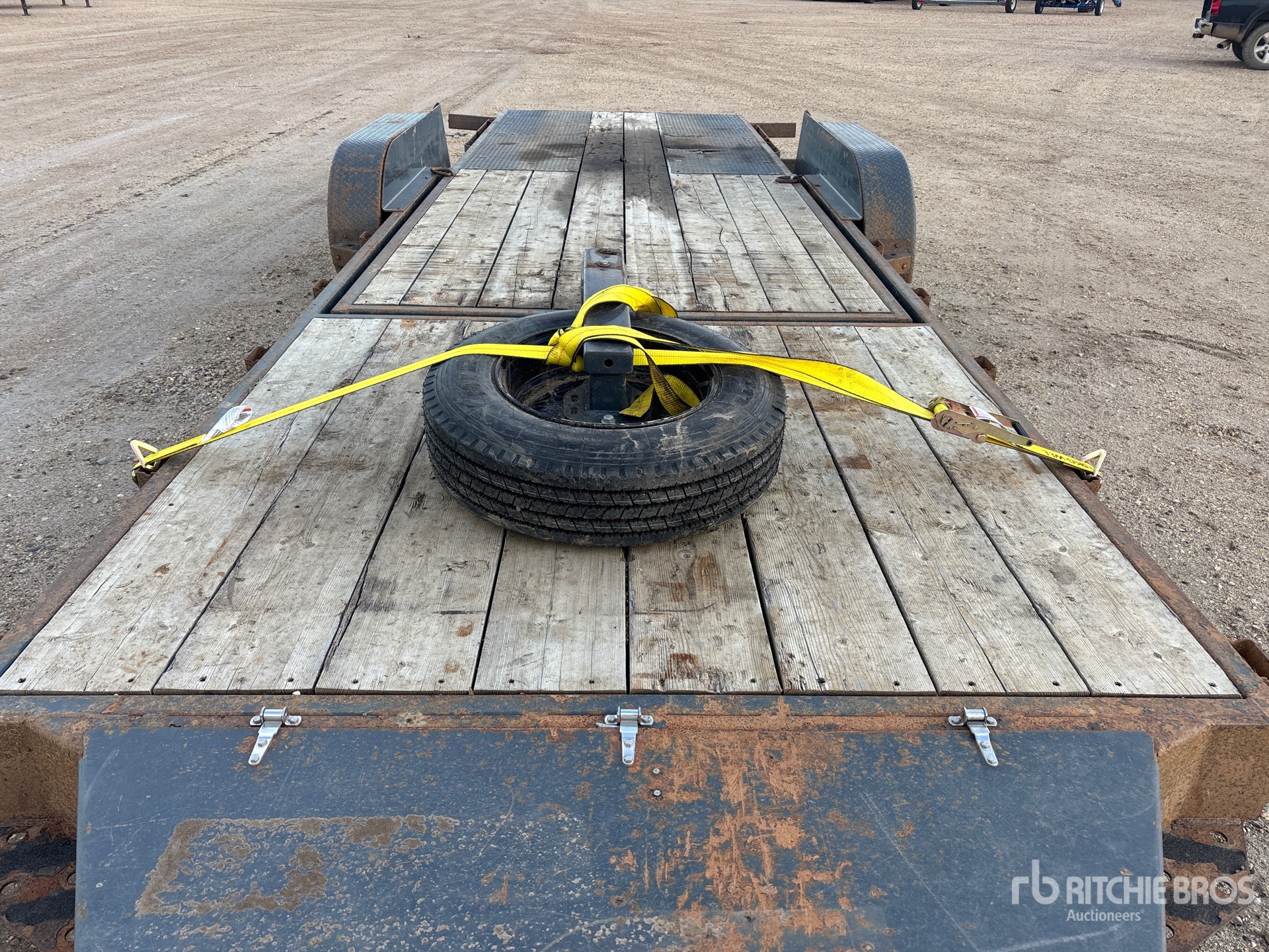 2022 Brandt 33 ft T/A