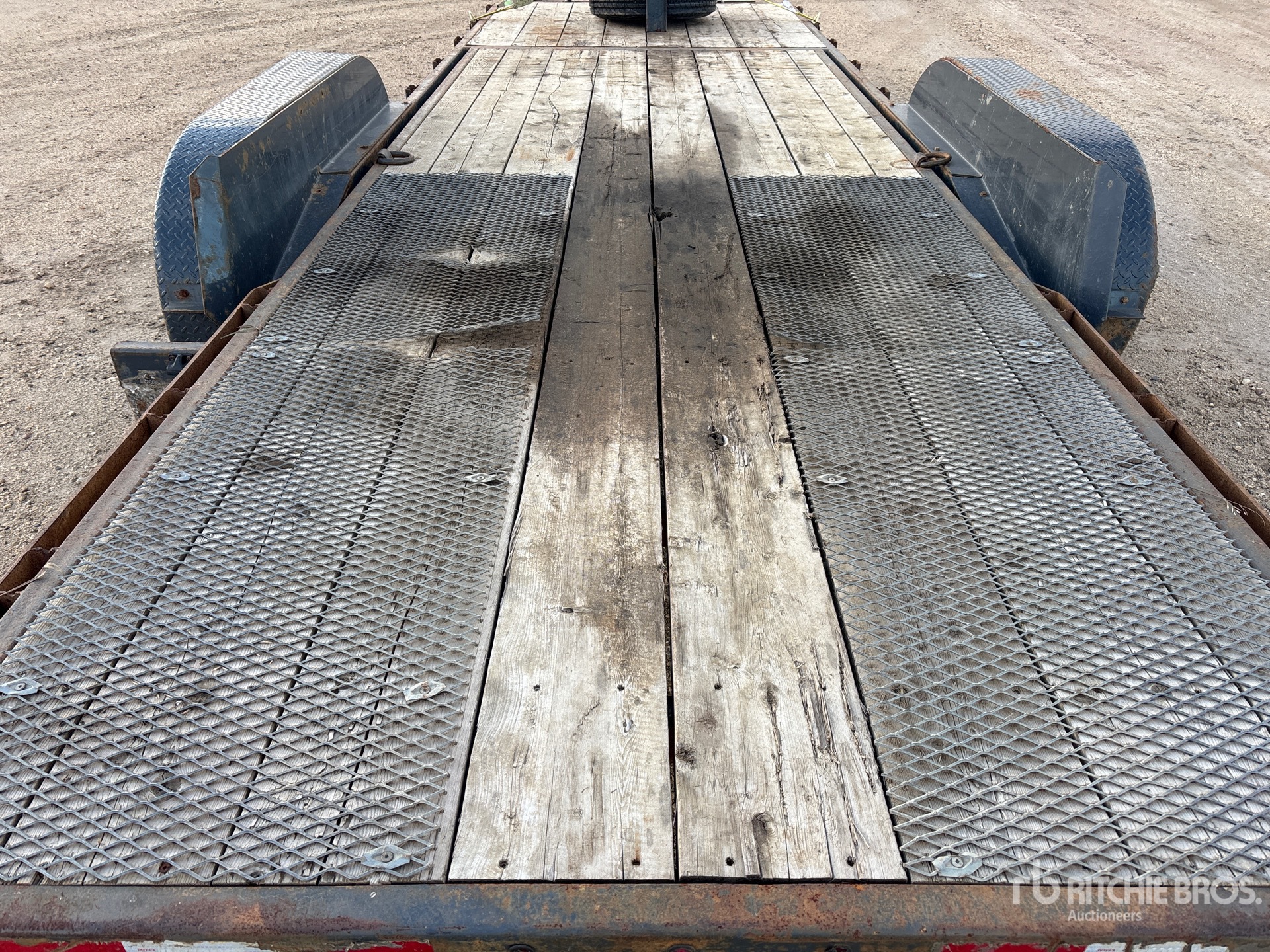 2022 Brandt 33 ft T/A