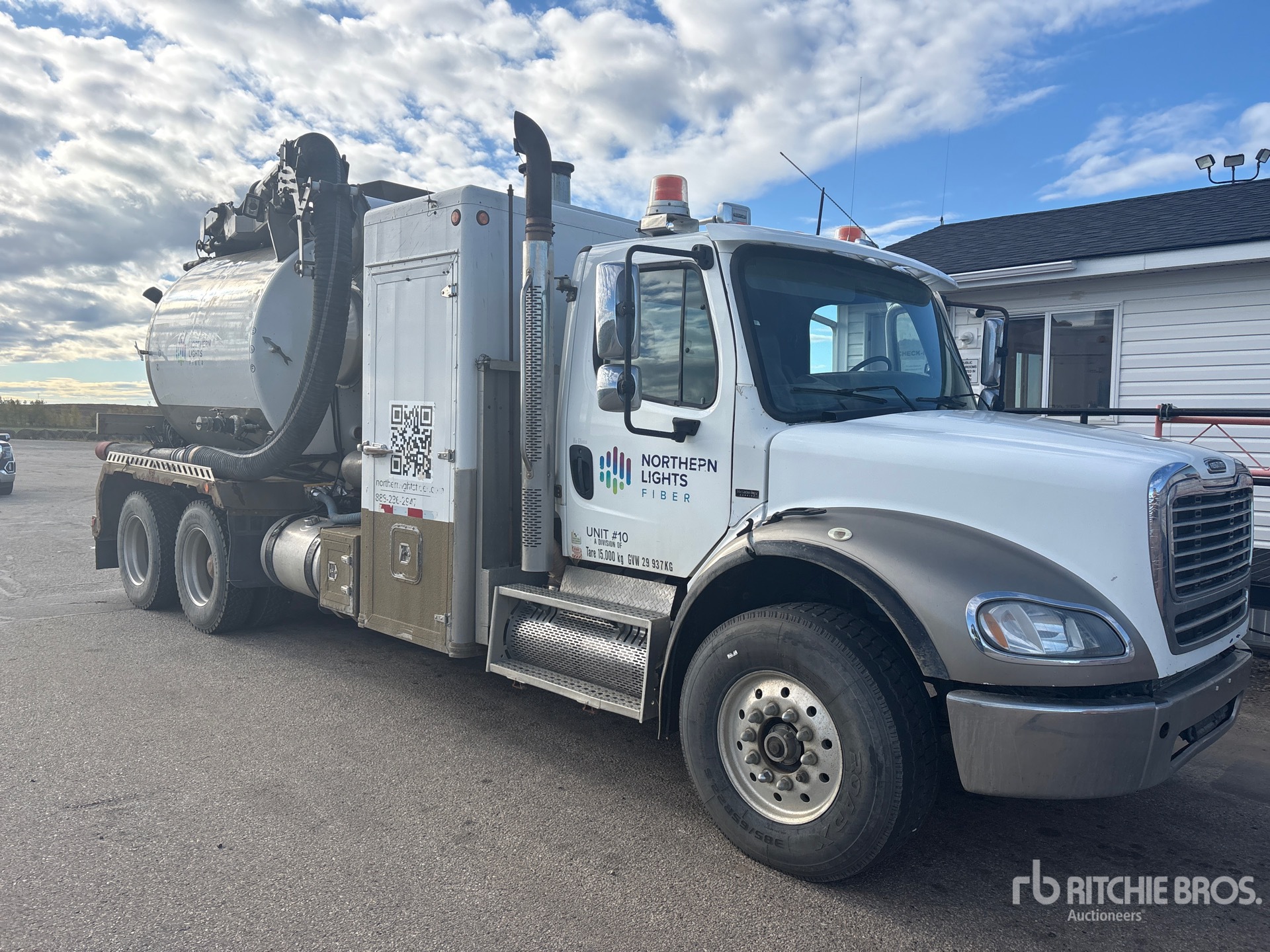 2009 Freightliner M2