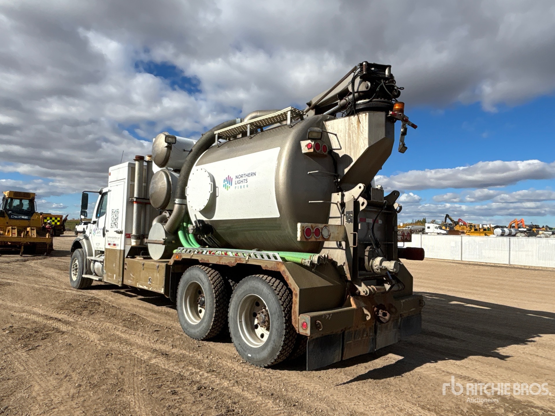 2009 Freightliner M2