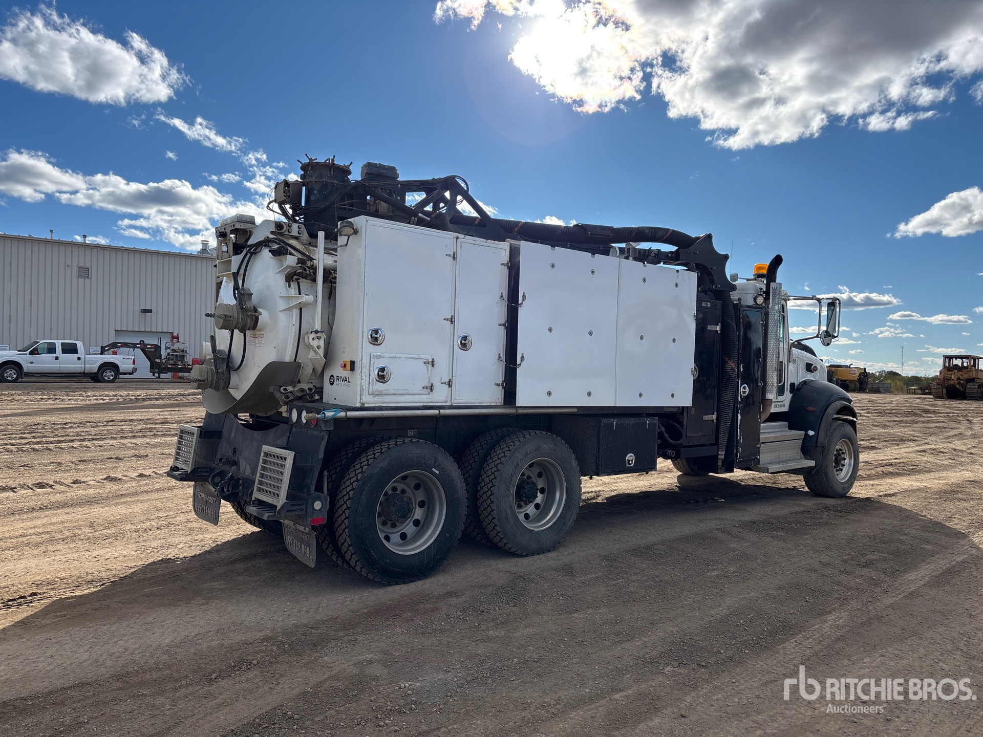 2018 Peterbilt 348