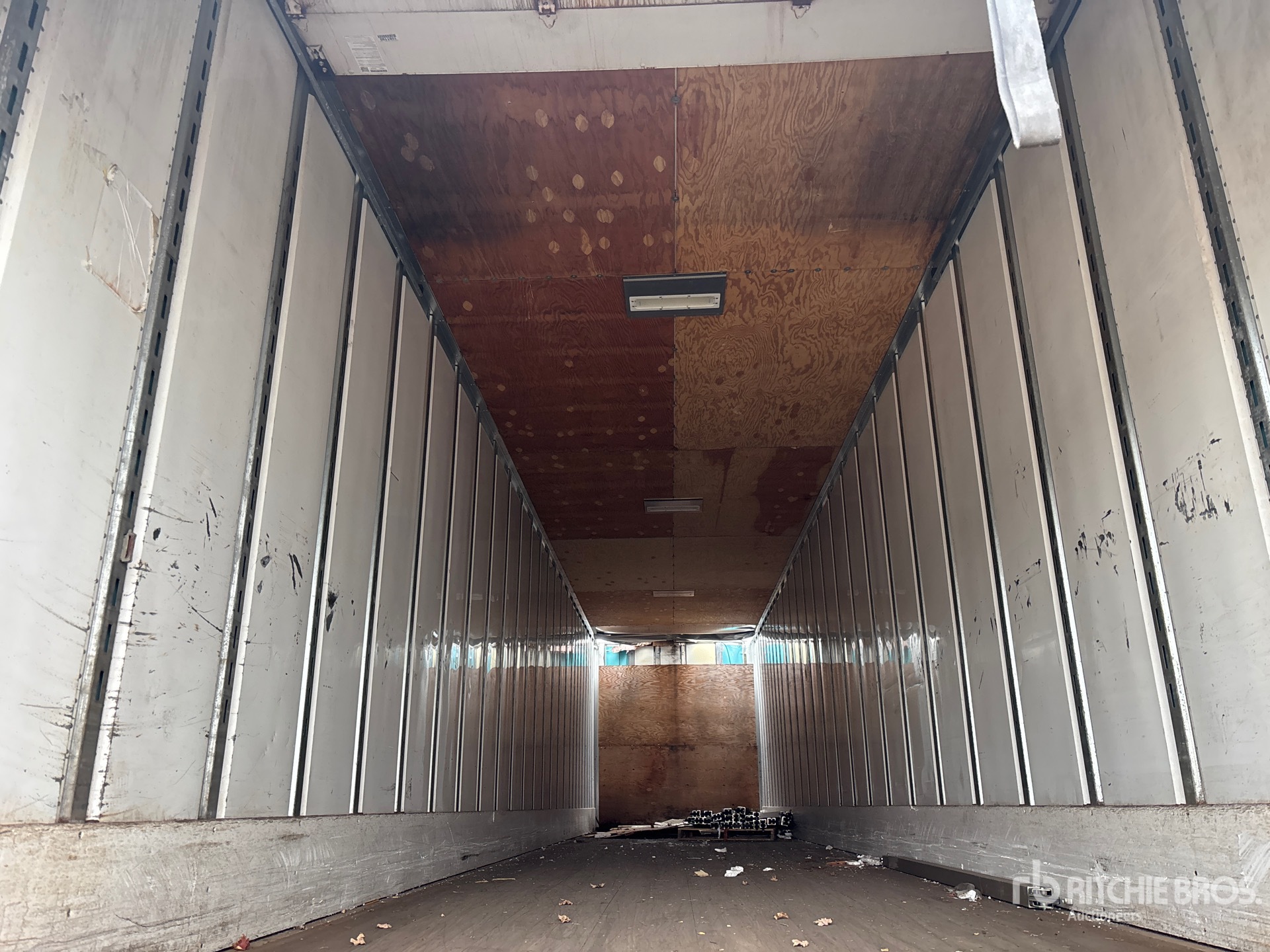 2013 Utility 48 ft x 102 in T/A (Inoperable)