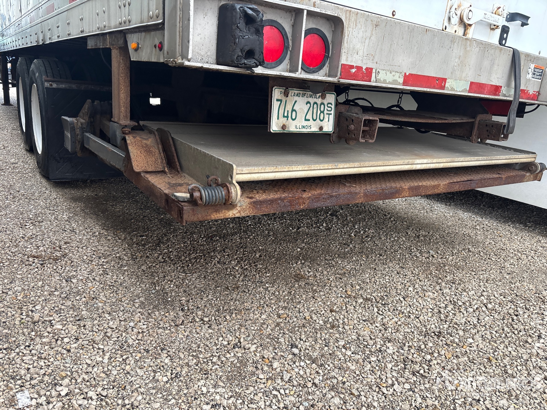 2013 Utility 48 ft x 102 in T/A (Inoperable)
