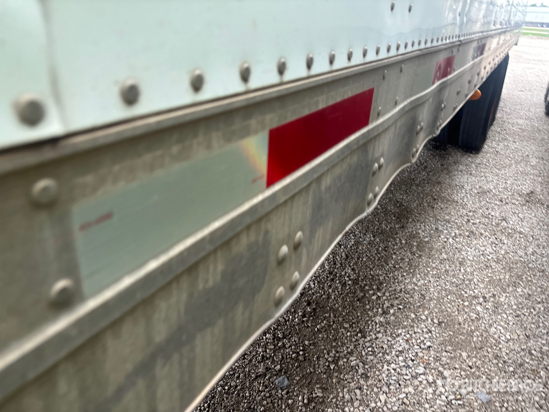 2013 Utility 48 ft x 102 in T/A