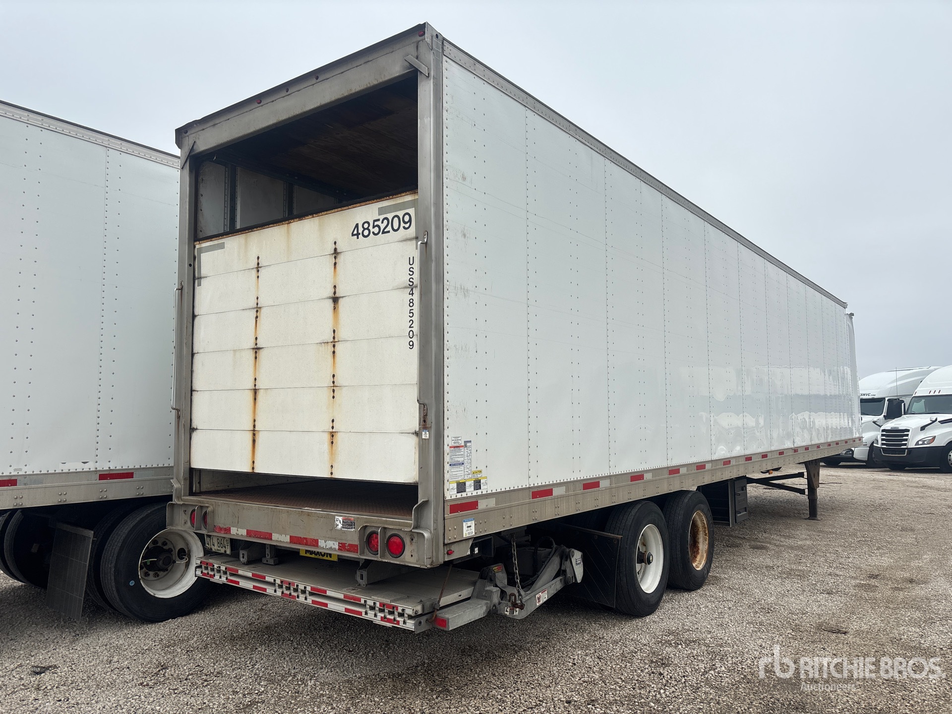 2013 Utility 48 ft x 102 in T/A