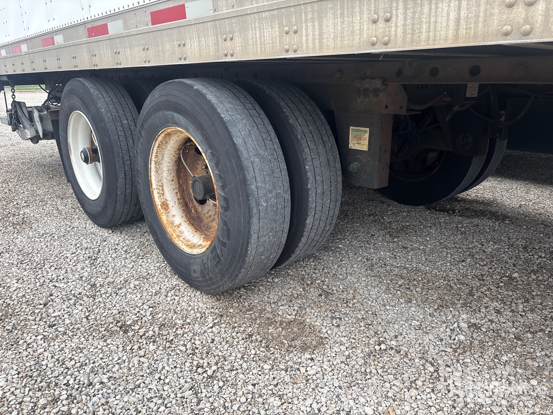 2013 Utility 48 ft x 102 in T/A