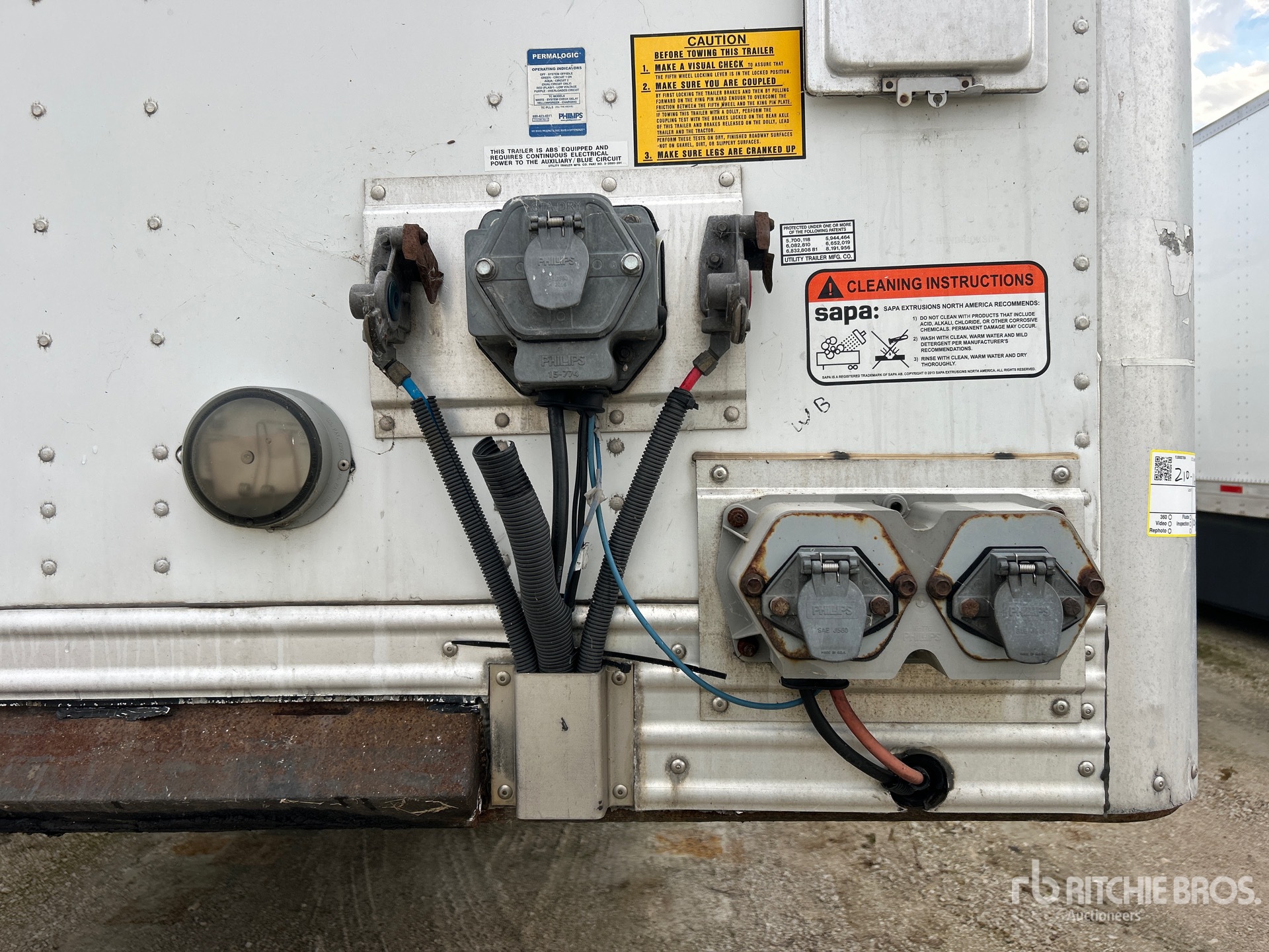 2015 Utility VS2DX