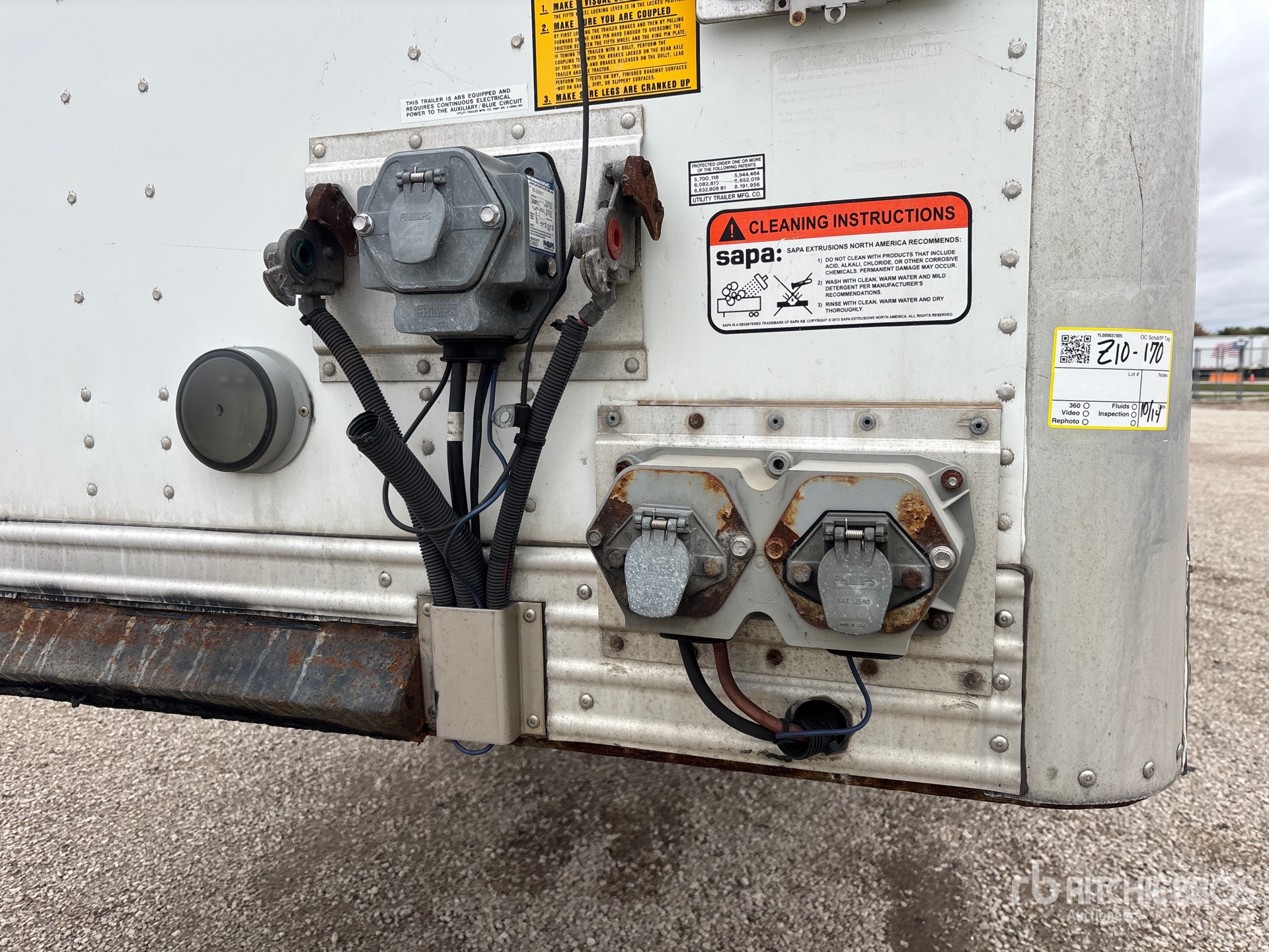 2015 Utility VS2DX