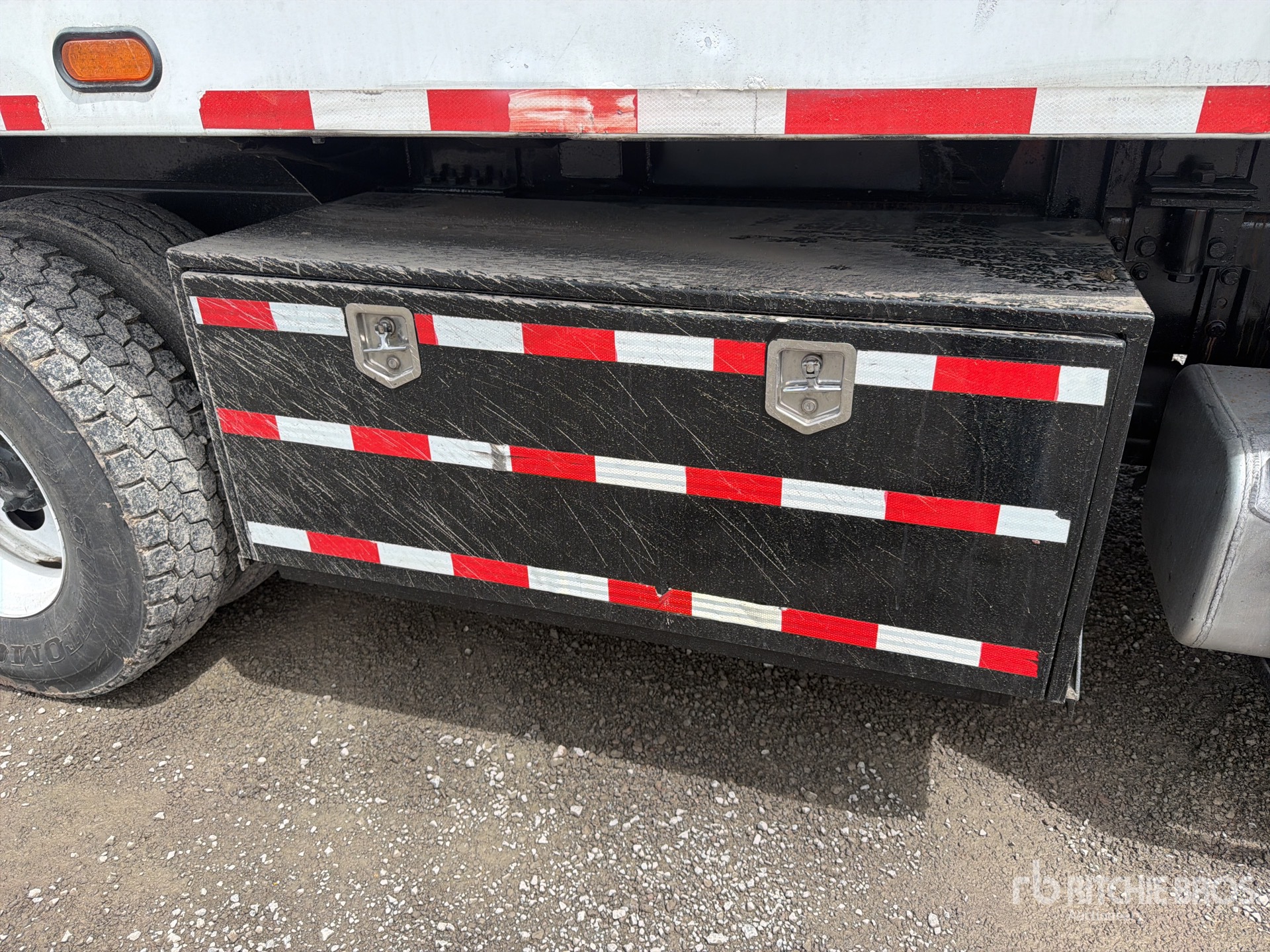 2013 Freightliner M2 106