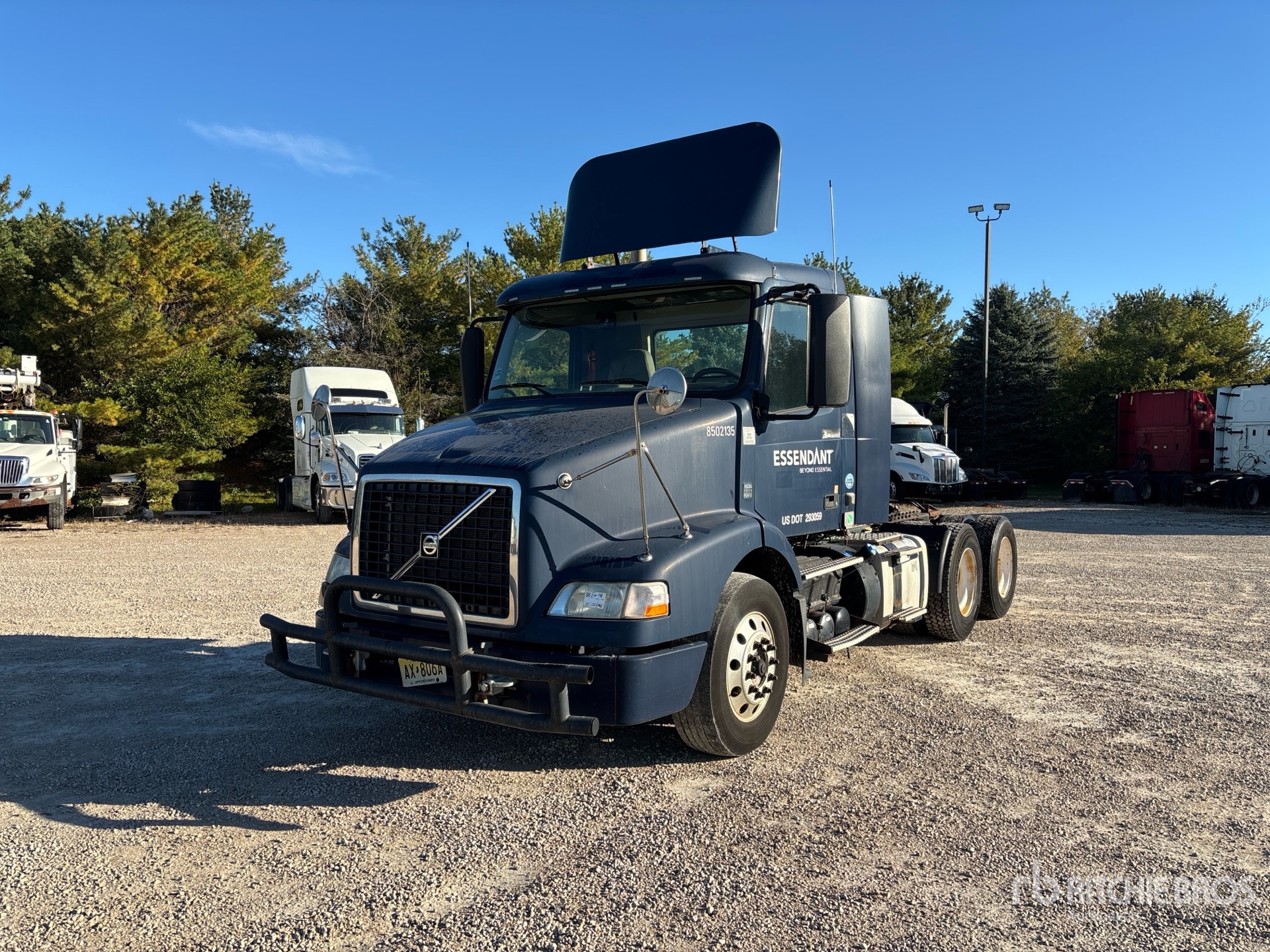 2013 Volvo VNM
