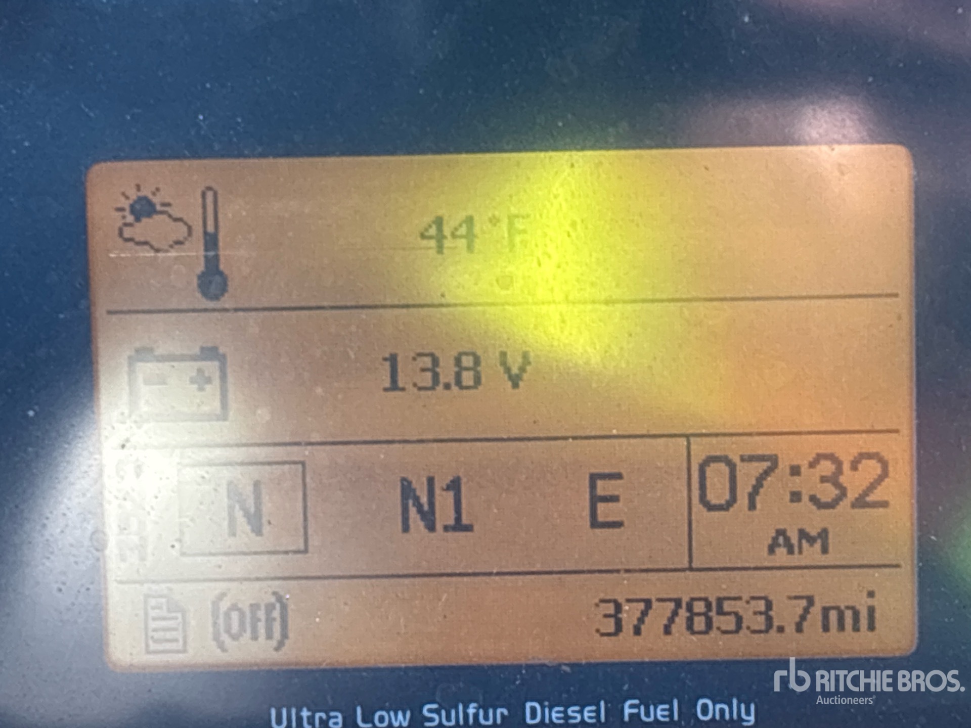 2013 Volvo VNM