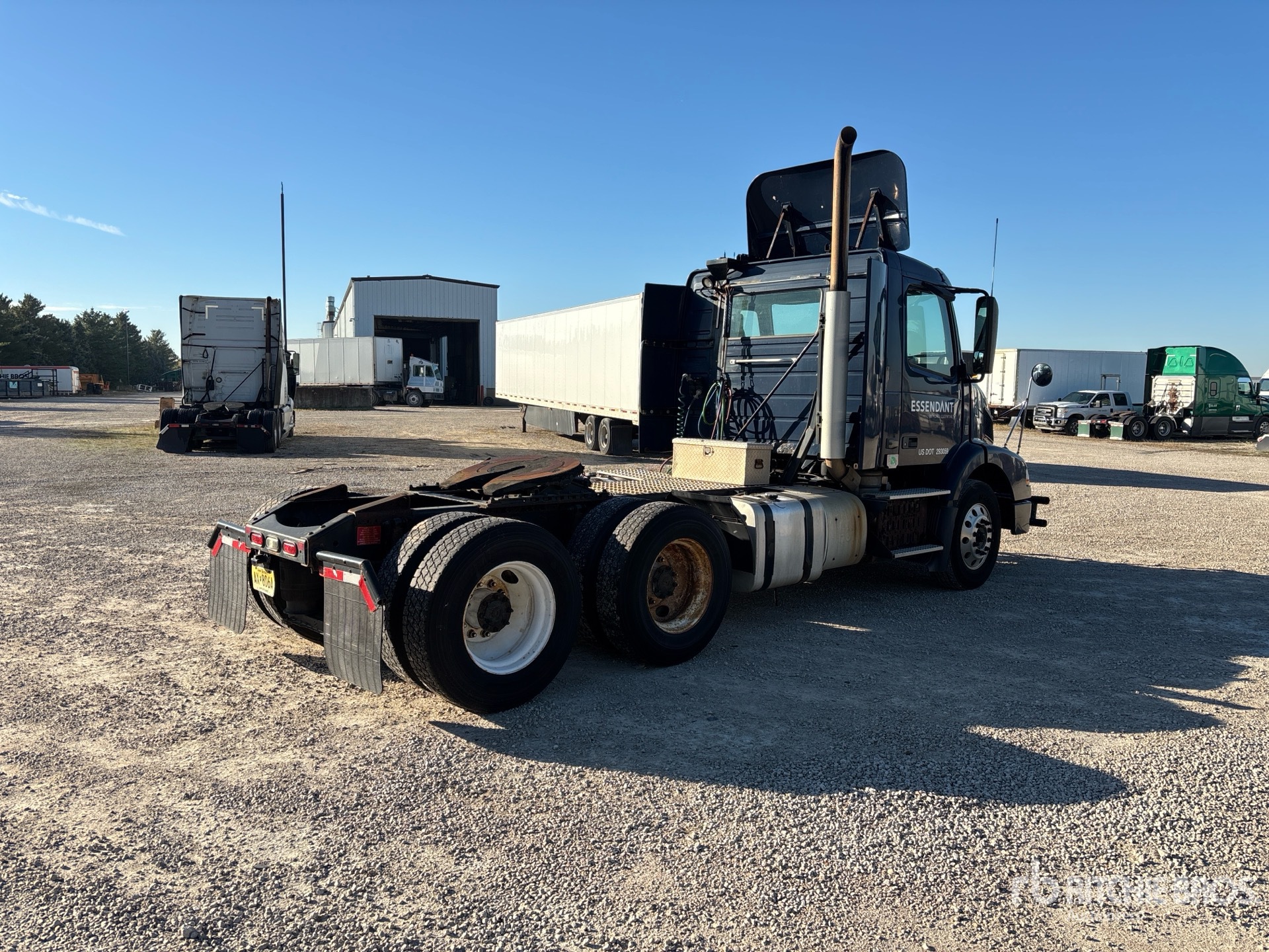 2013 Volvo VNM