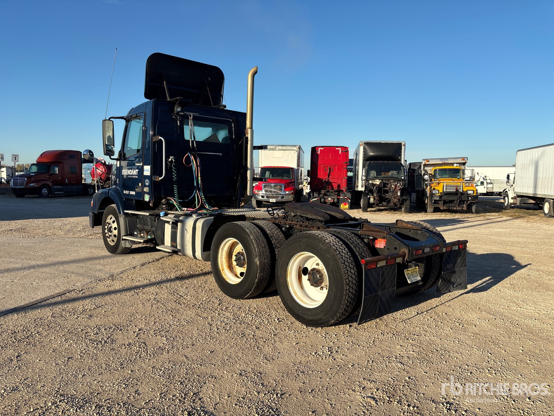2013 Volvo VNM