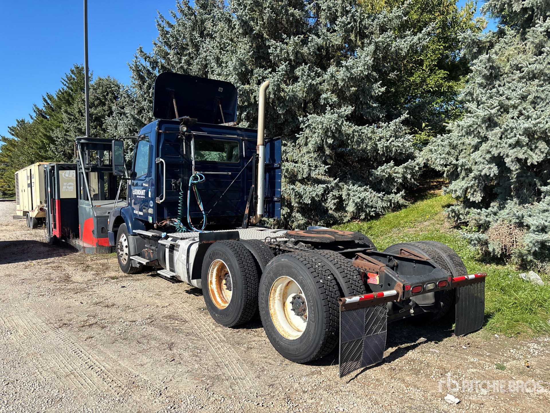 2013 Volvo VNM