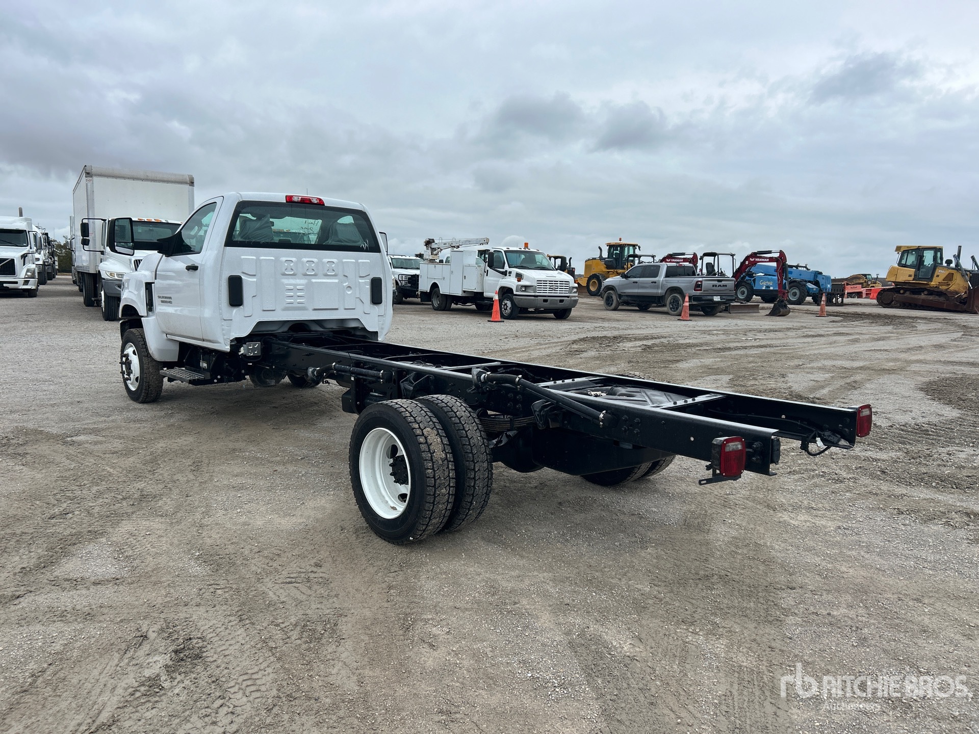 2024 Chevrolet SILVERADO 5500H