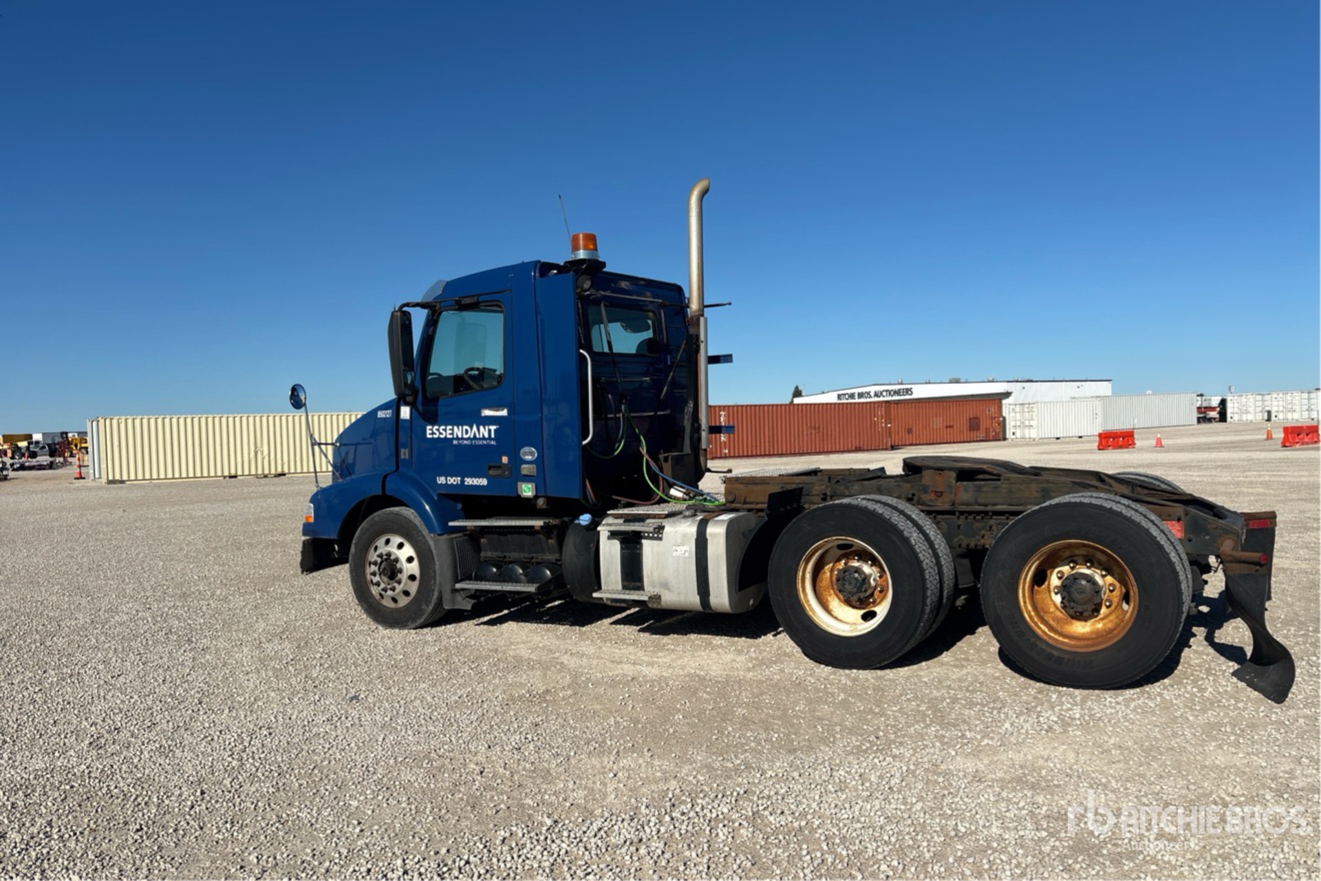 2013 Volvo VNM