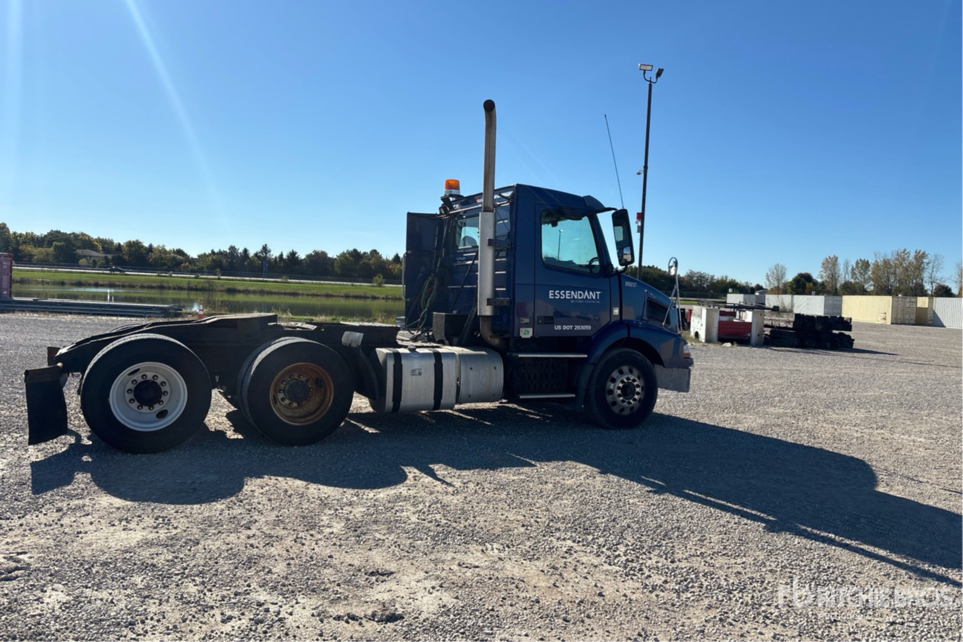 2013 Volvo VNM