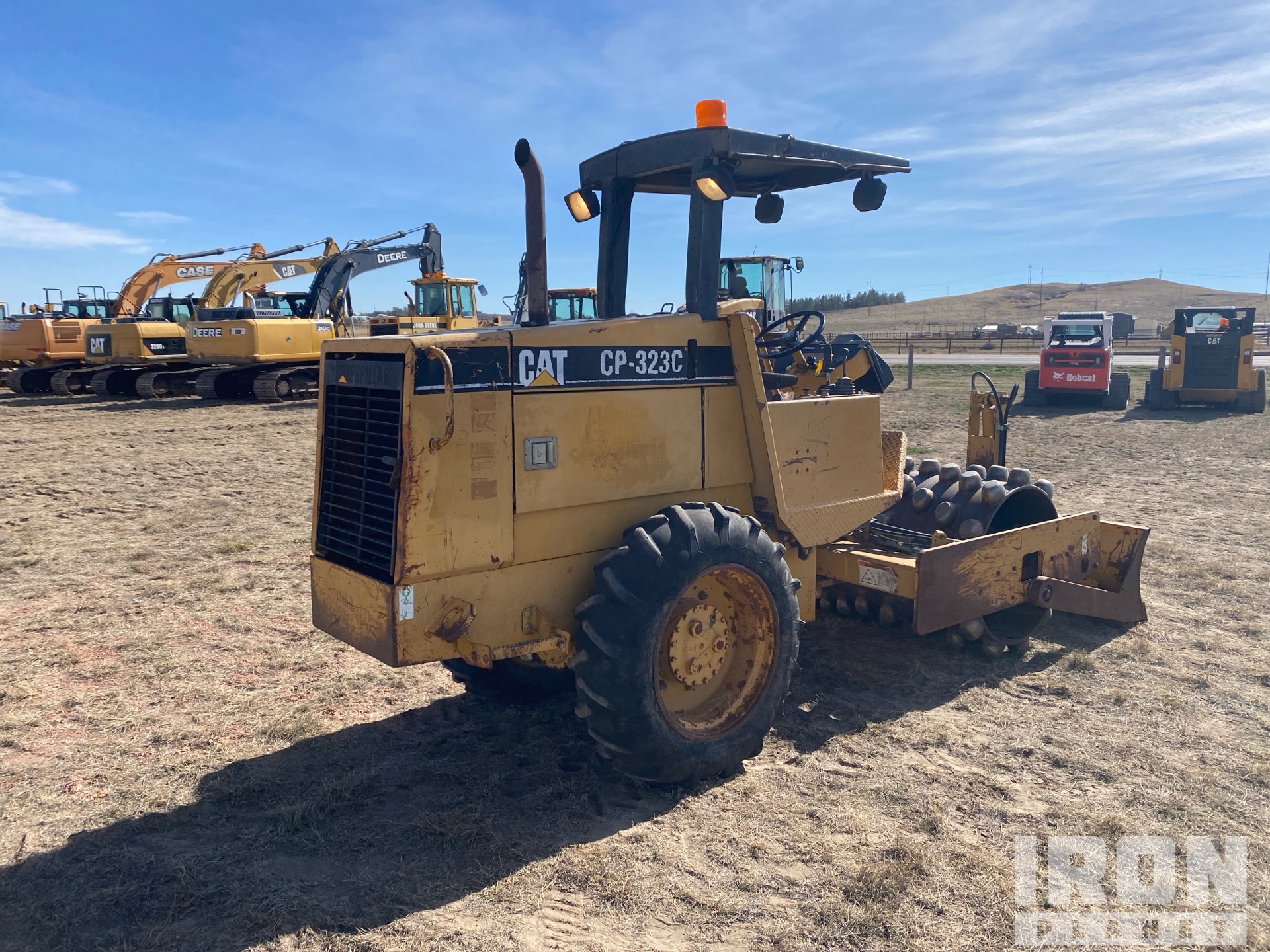2000 Caterpillar CP-323C