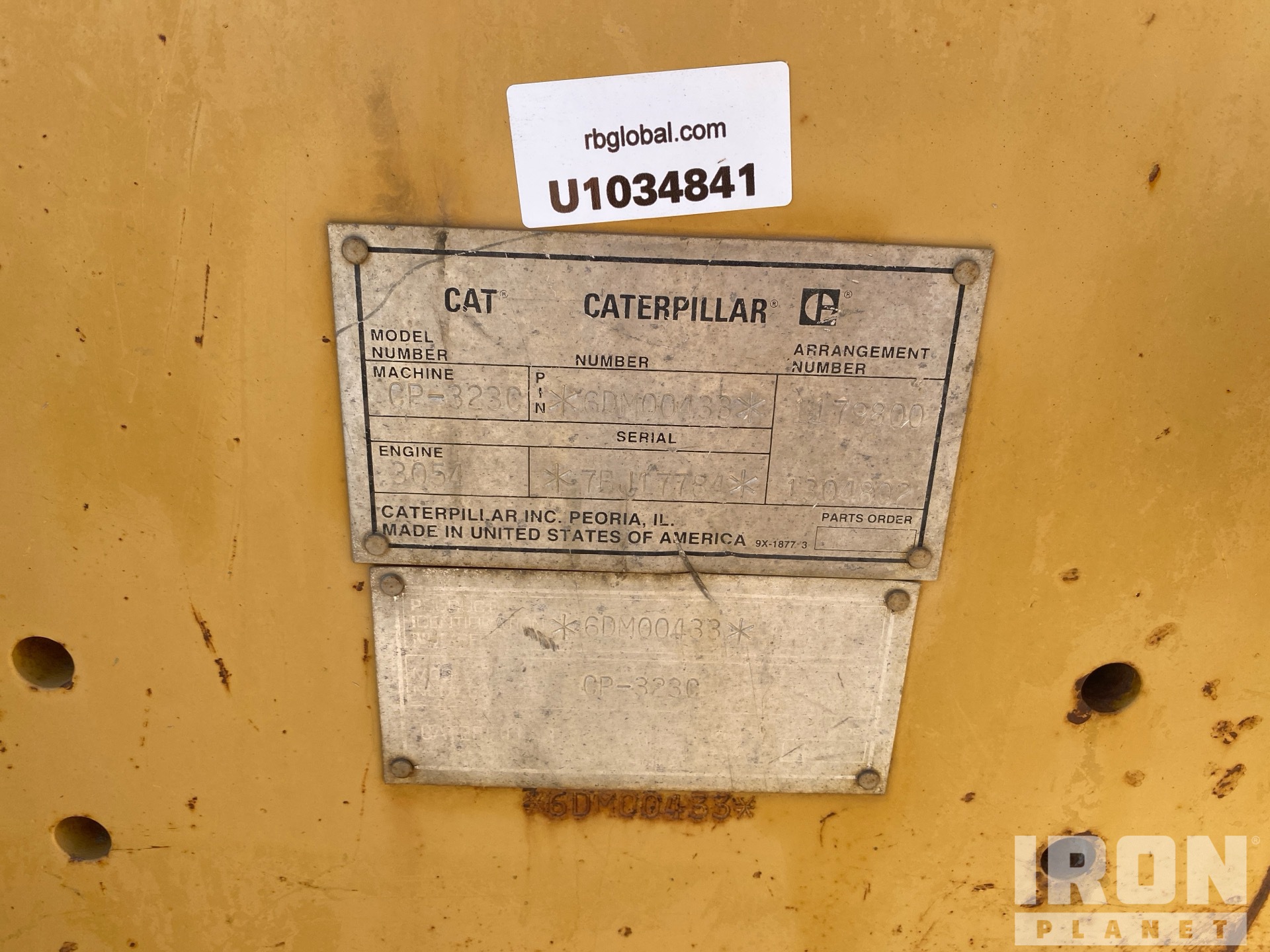 2000 Caterpillar CP-323C