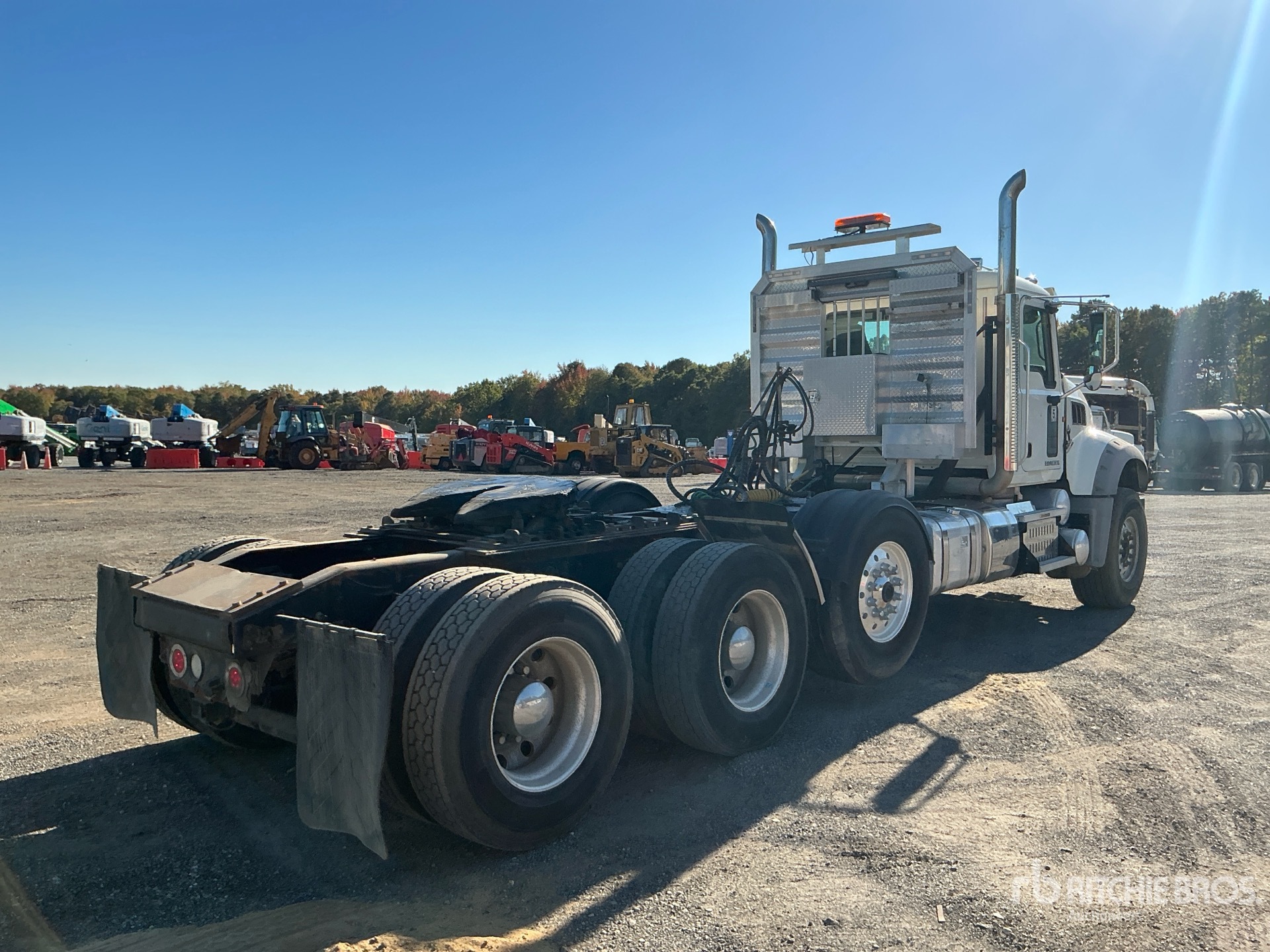 2015 Mack GU713 GRANITE