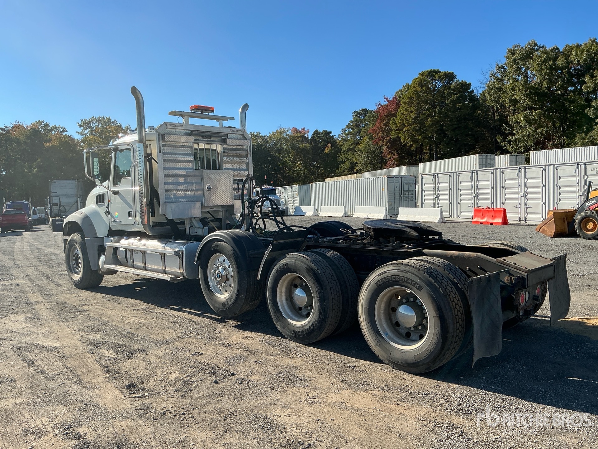 2015 Mack GU713 GRANITE