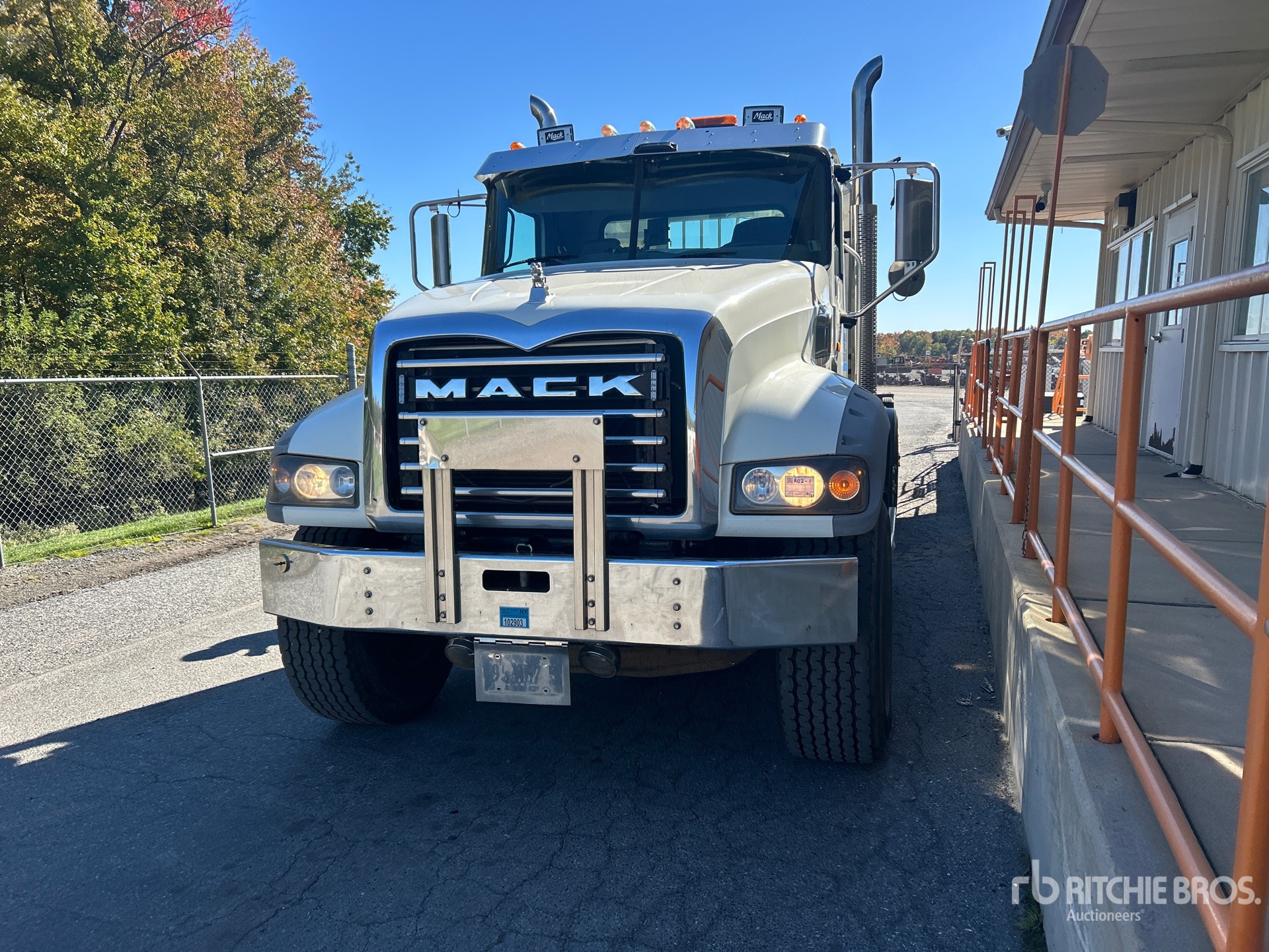 2015 Mack GU713 GRANITE