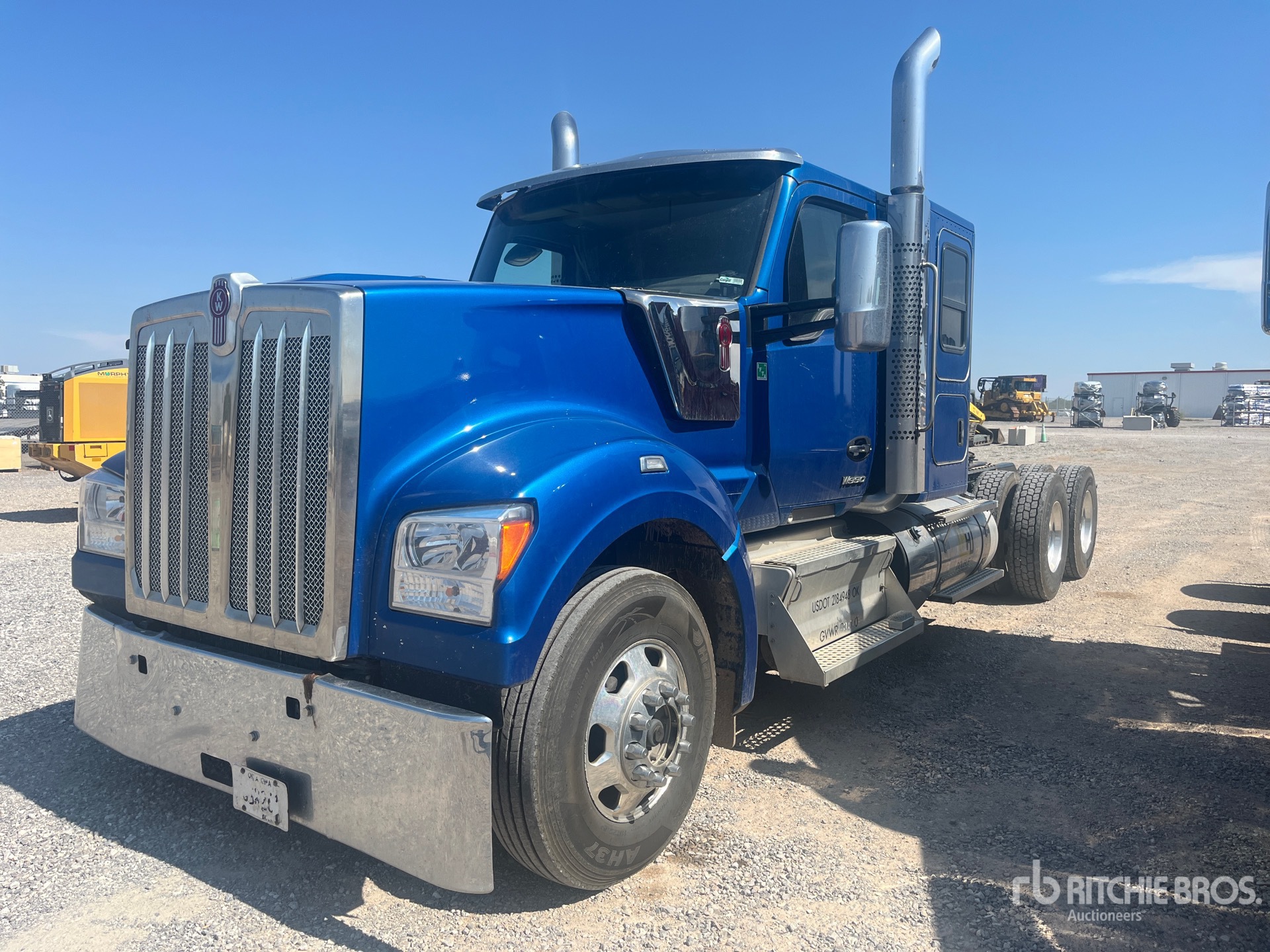 2023 Kenworth W990